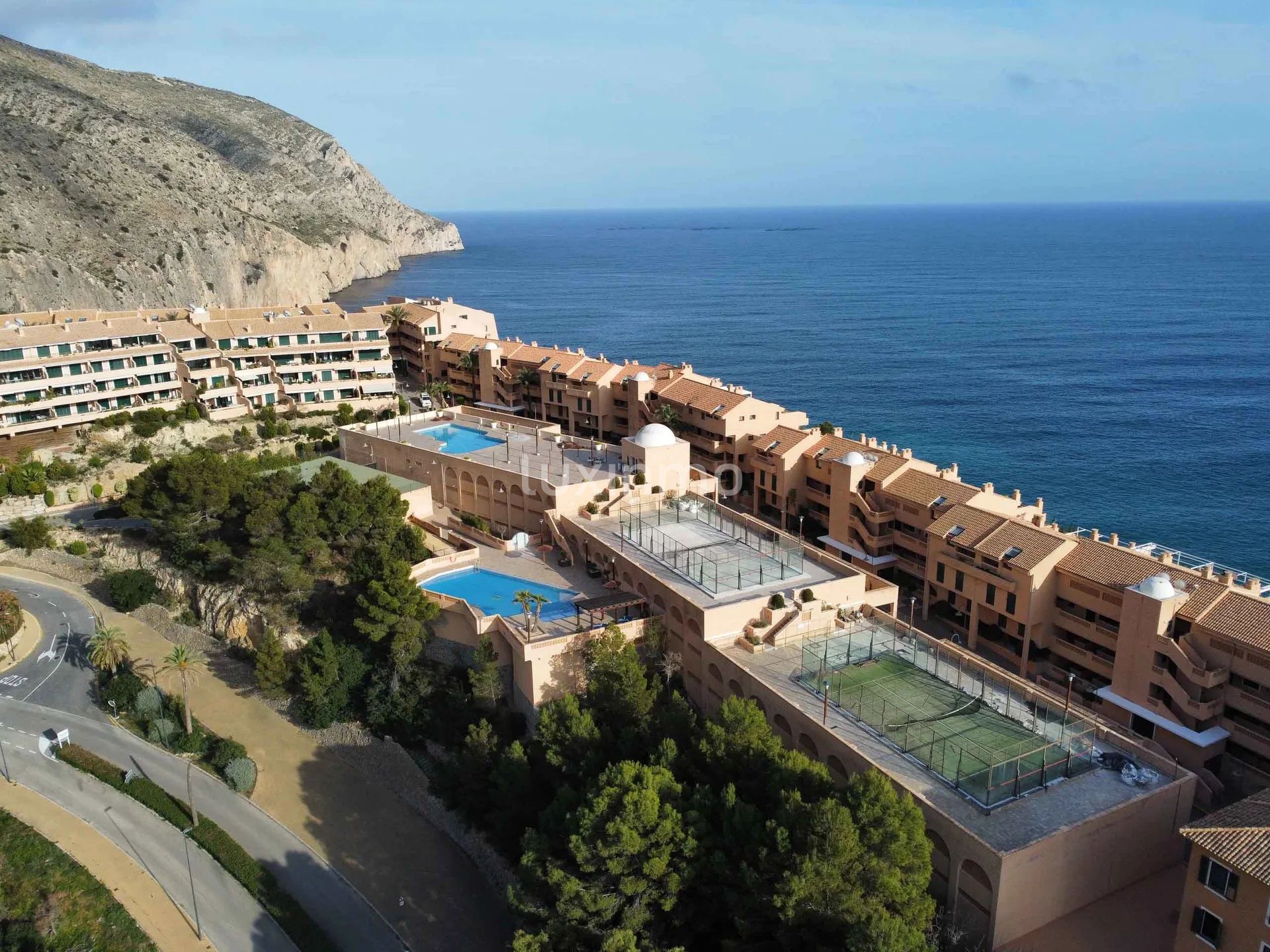 Impresionante ático con vistas al mar y a la montaña en Mascarat Altea — photo 29