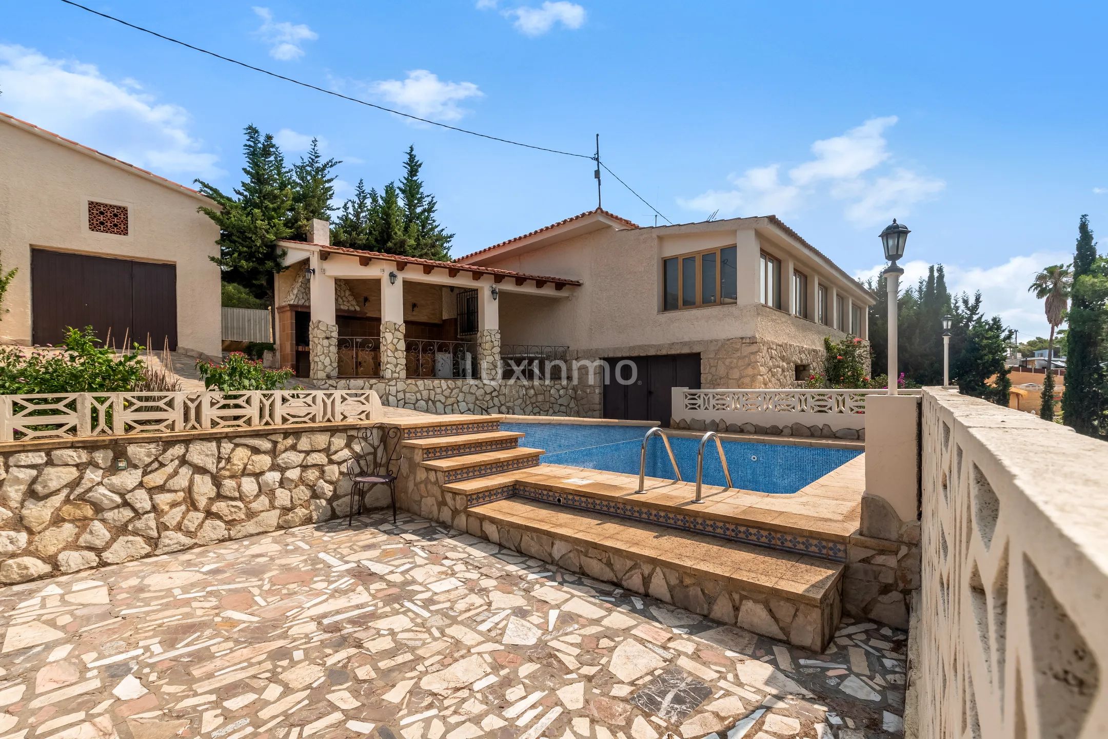 Beautiful villa with swimming pool for rent in La Nucia — photo 1