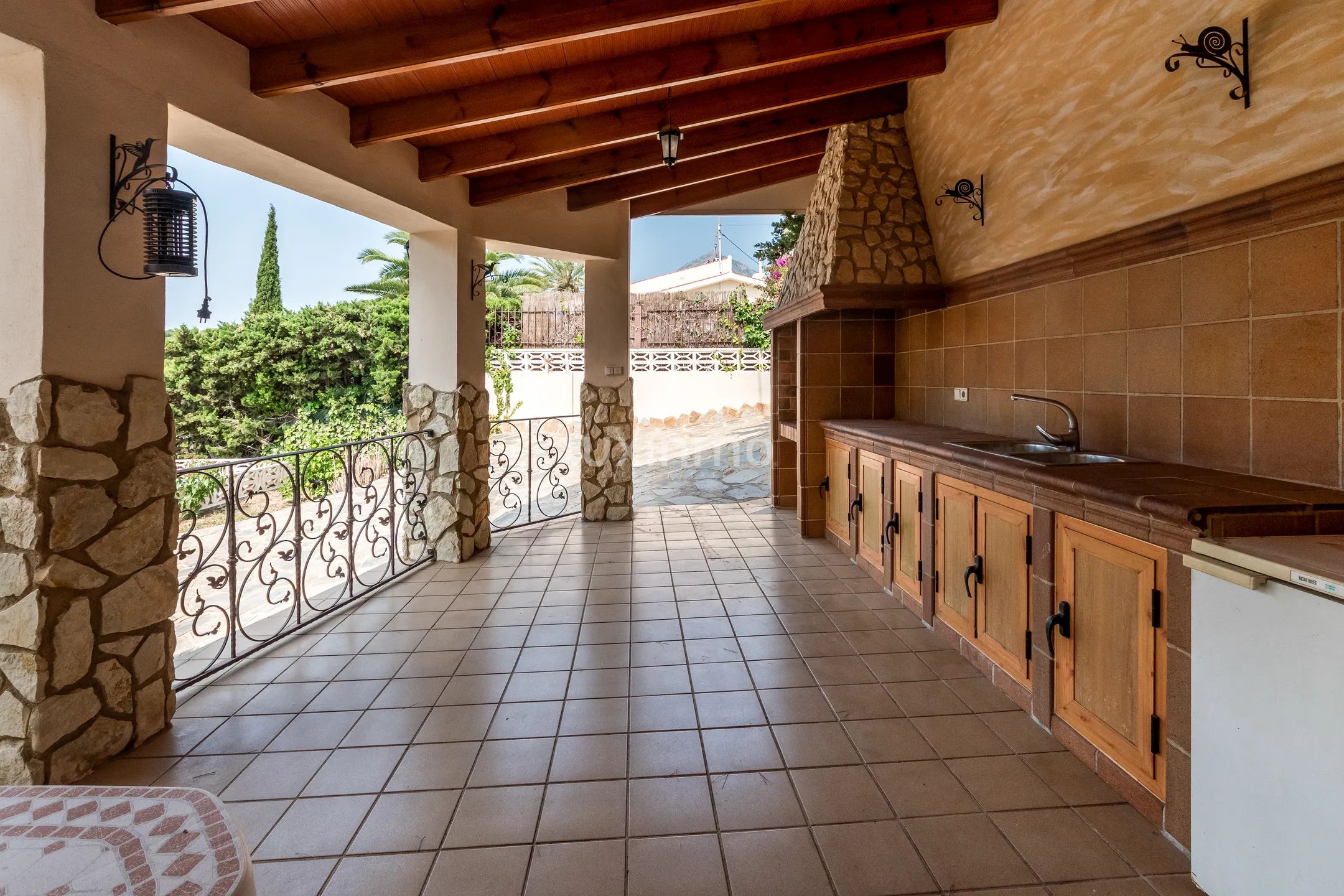 Beautiful villa with swimming pool for rent in La Nucia — photo 2