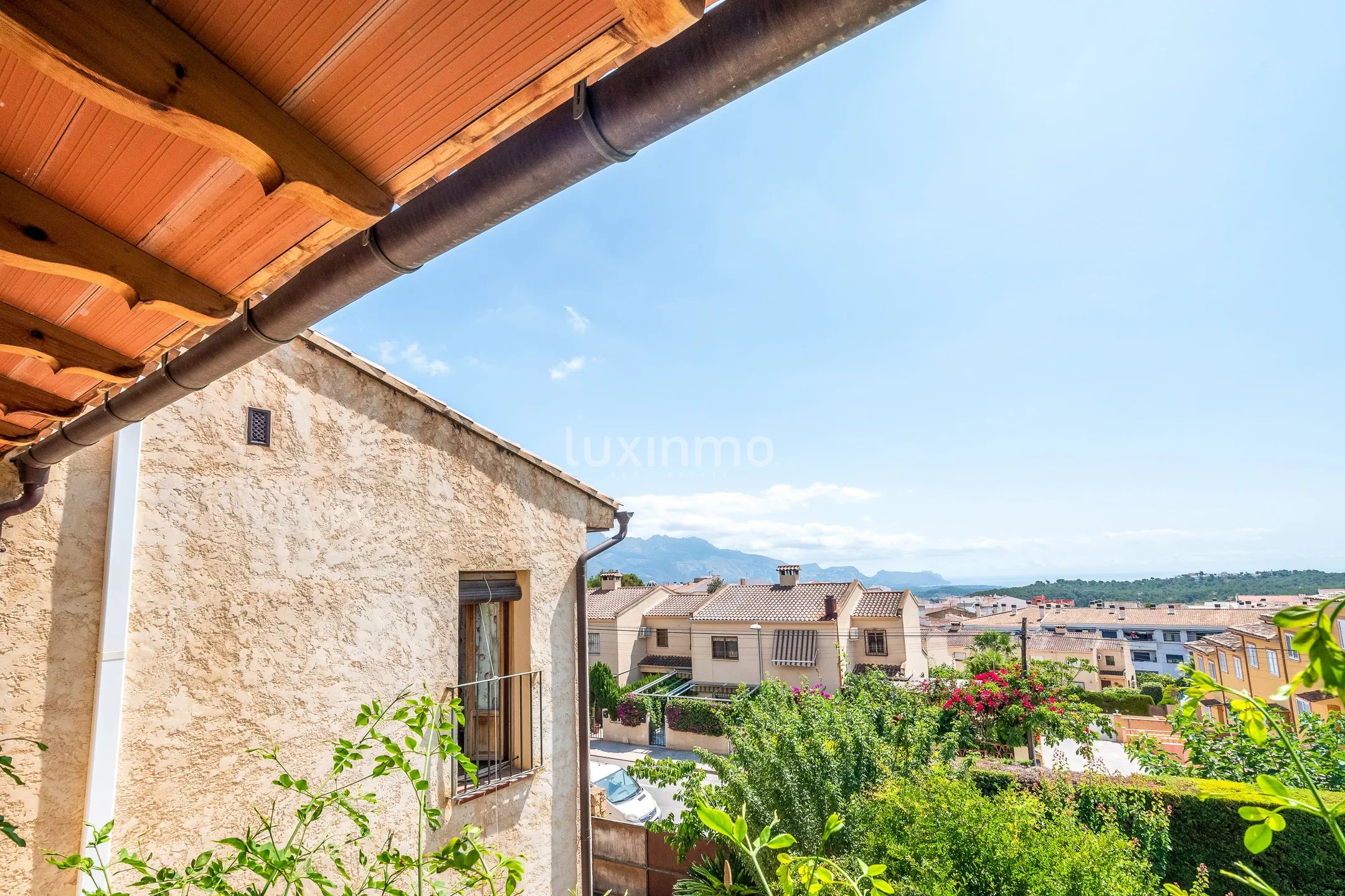 Charming rustic house with breathtaking views of the sea and mountains in La Nucia — photo 10