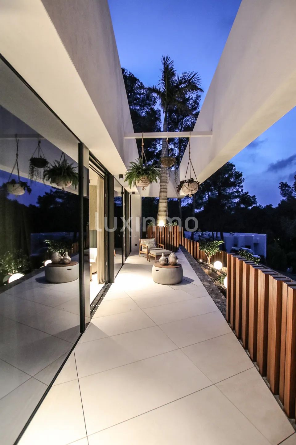 Ciepła, nowoczesna willa w Can Furnet — photo 31