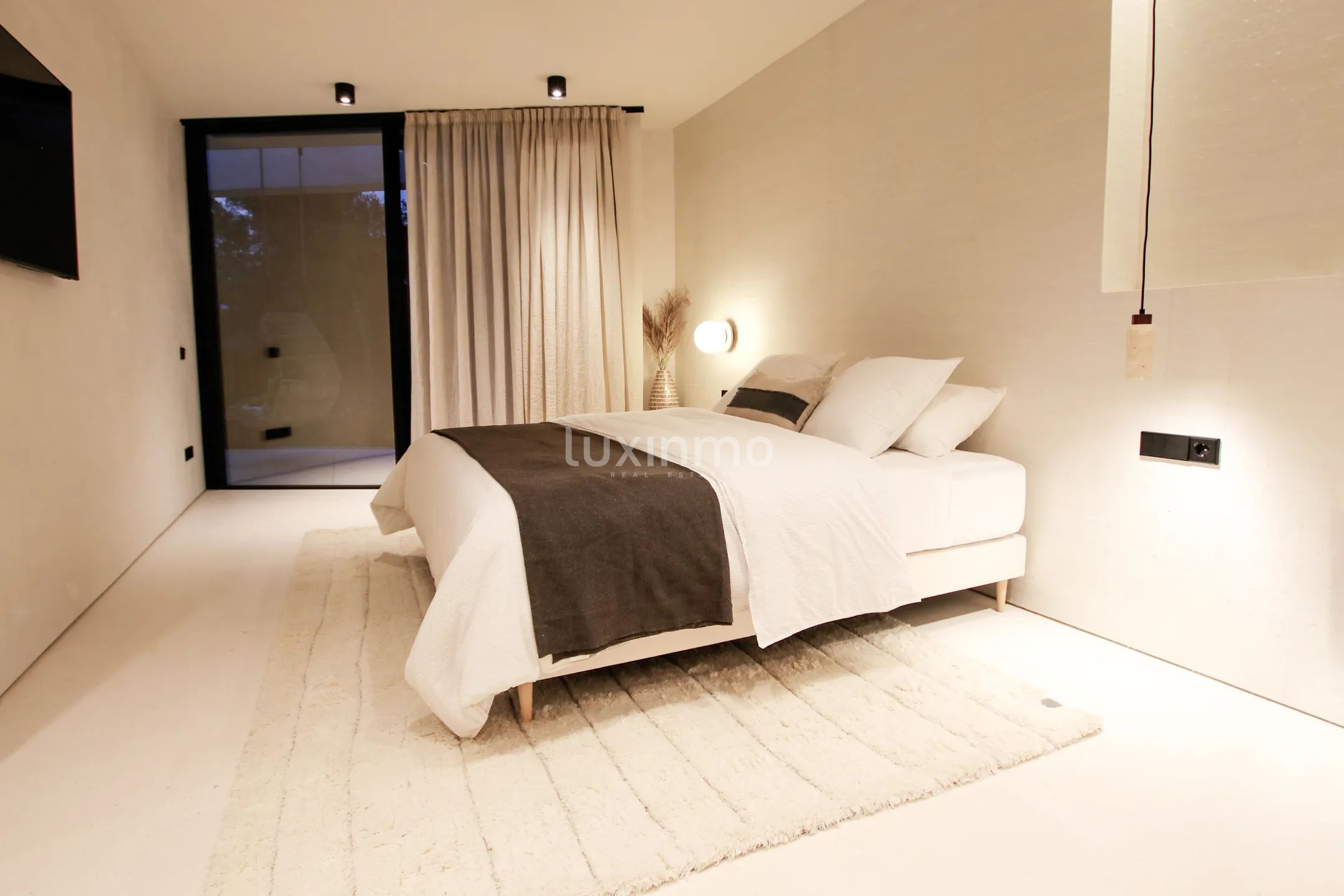 Villa contemporaine chaleureuse à Can Furnet — photo 25