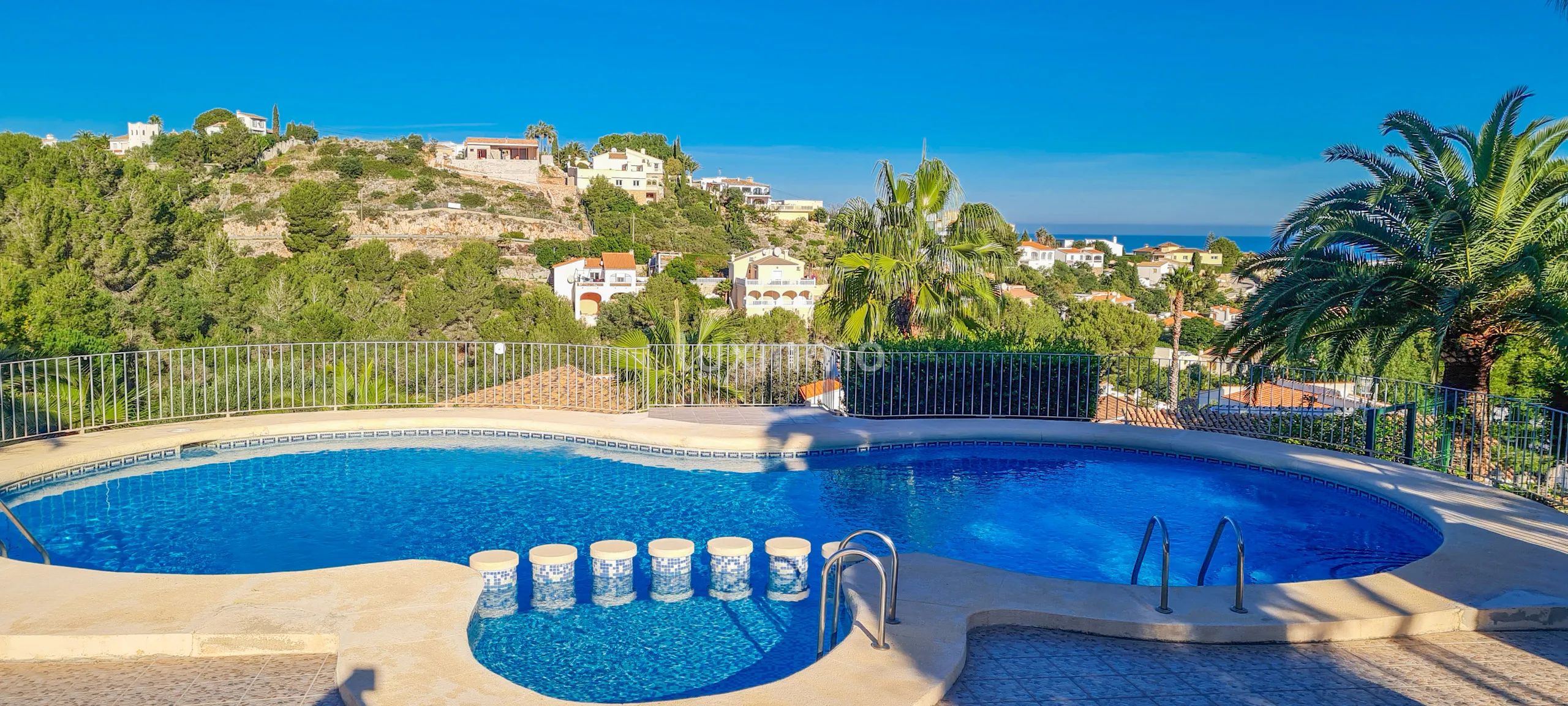 Till salu charmigt hus med öppen utsikt i Denia — photo 16