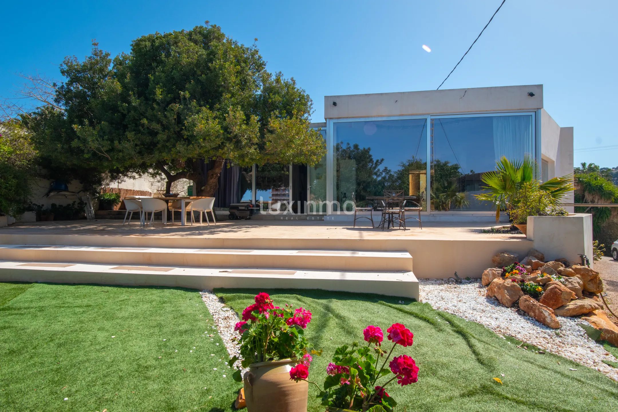 Geräumiges Haus mit Meerblick in San Nicolas Bereich in Denia — photo 1