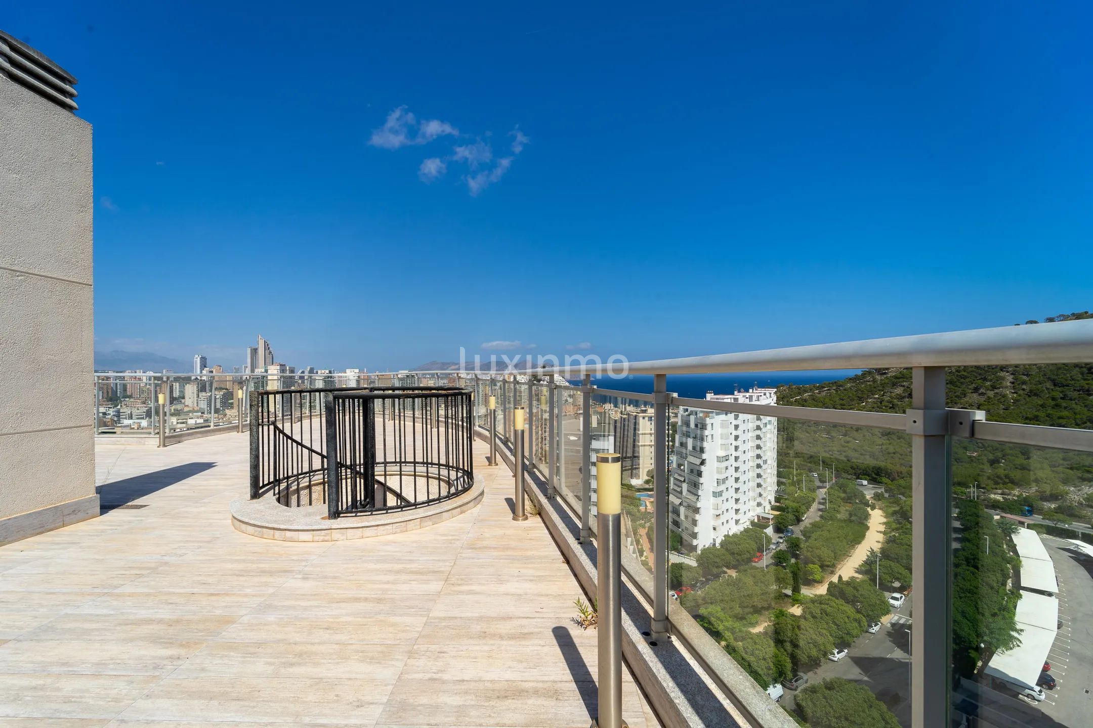 Takvåning med panoramautsikt över havet i Villajoyosa — photo 2