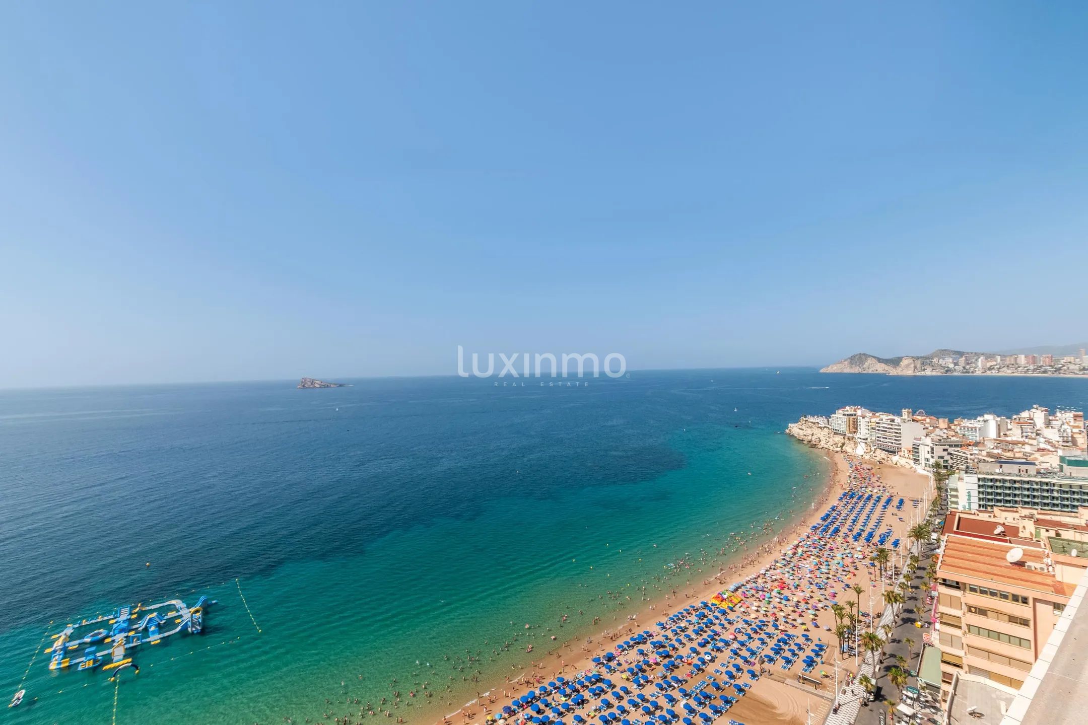 Uniek gerenoveerd luxe penthouse aan het Levante strand — photo 13