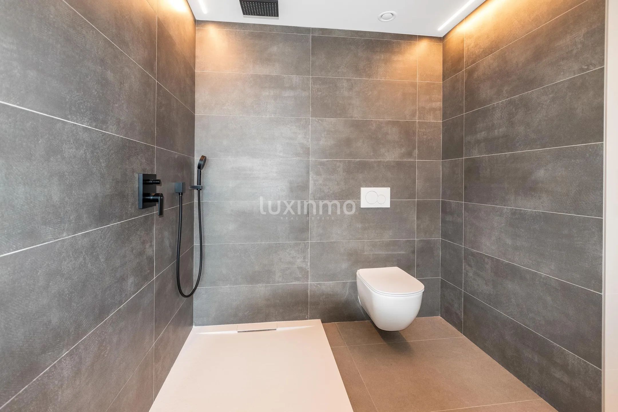 Uniek gerenoveerd luxe penthouse aan het Levante strand — photo 16