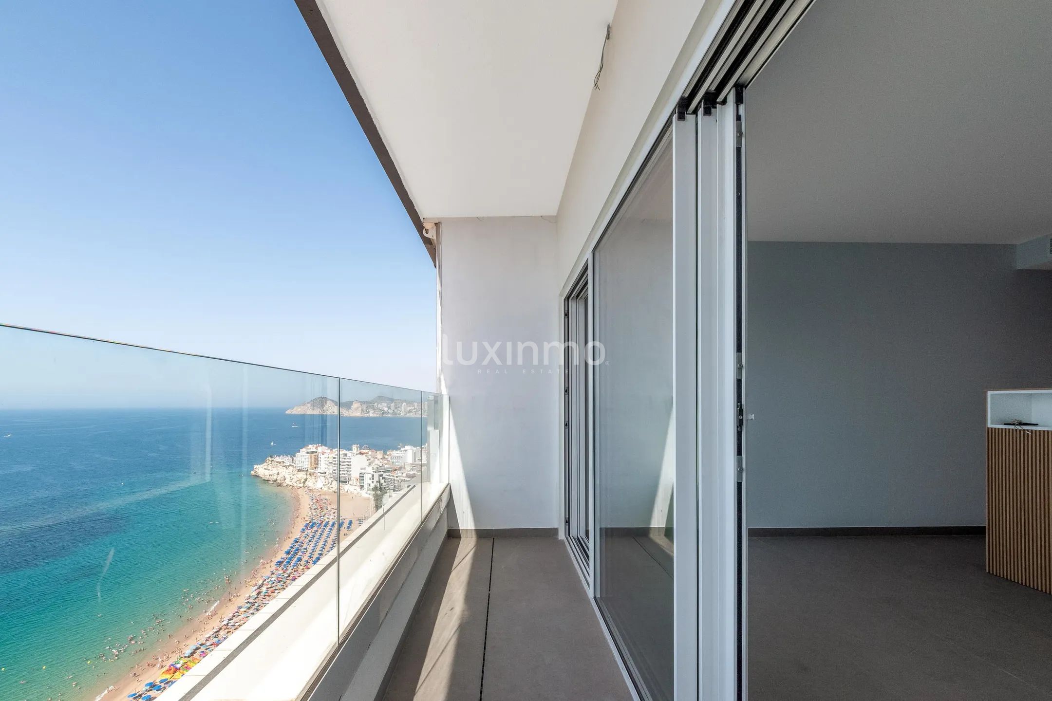 Uniek gerenoveerd luxe penthouse aan het Levante strand — photo 12