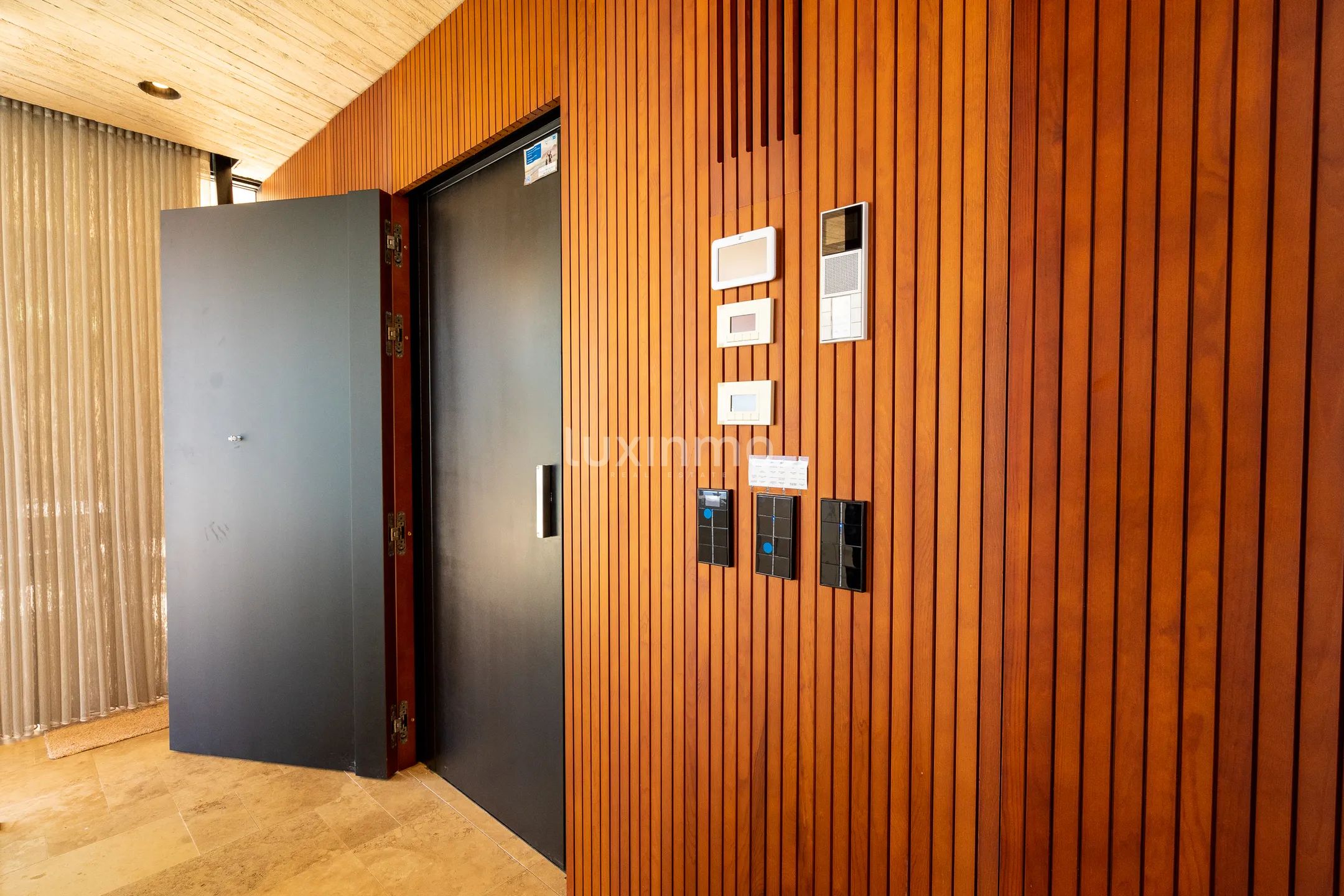 Luxury villa with sea views in Benissa — photo 10