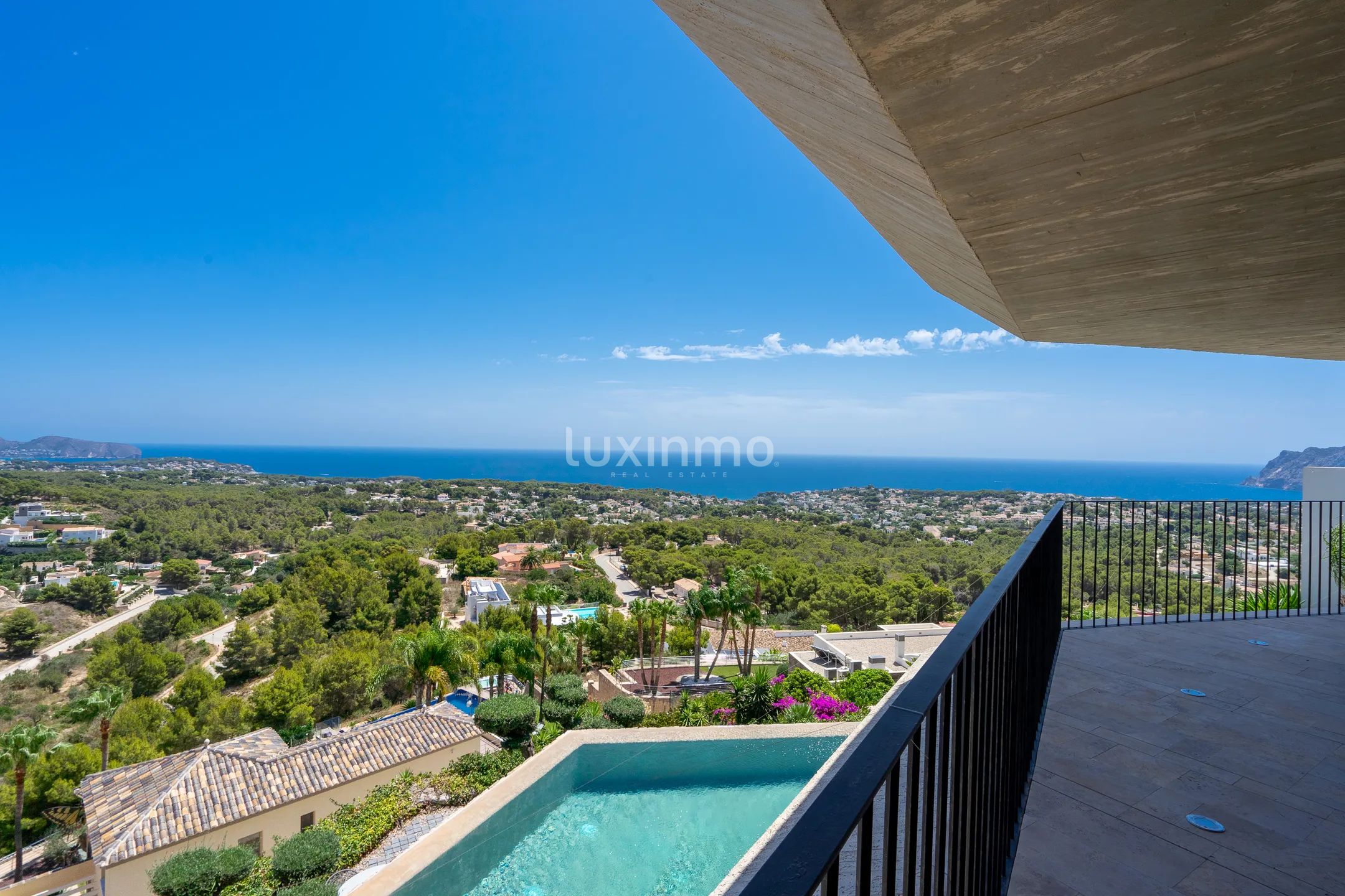 Luxury villa with sea views in Benissa — photo 27