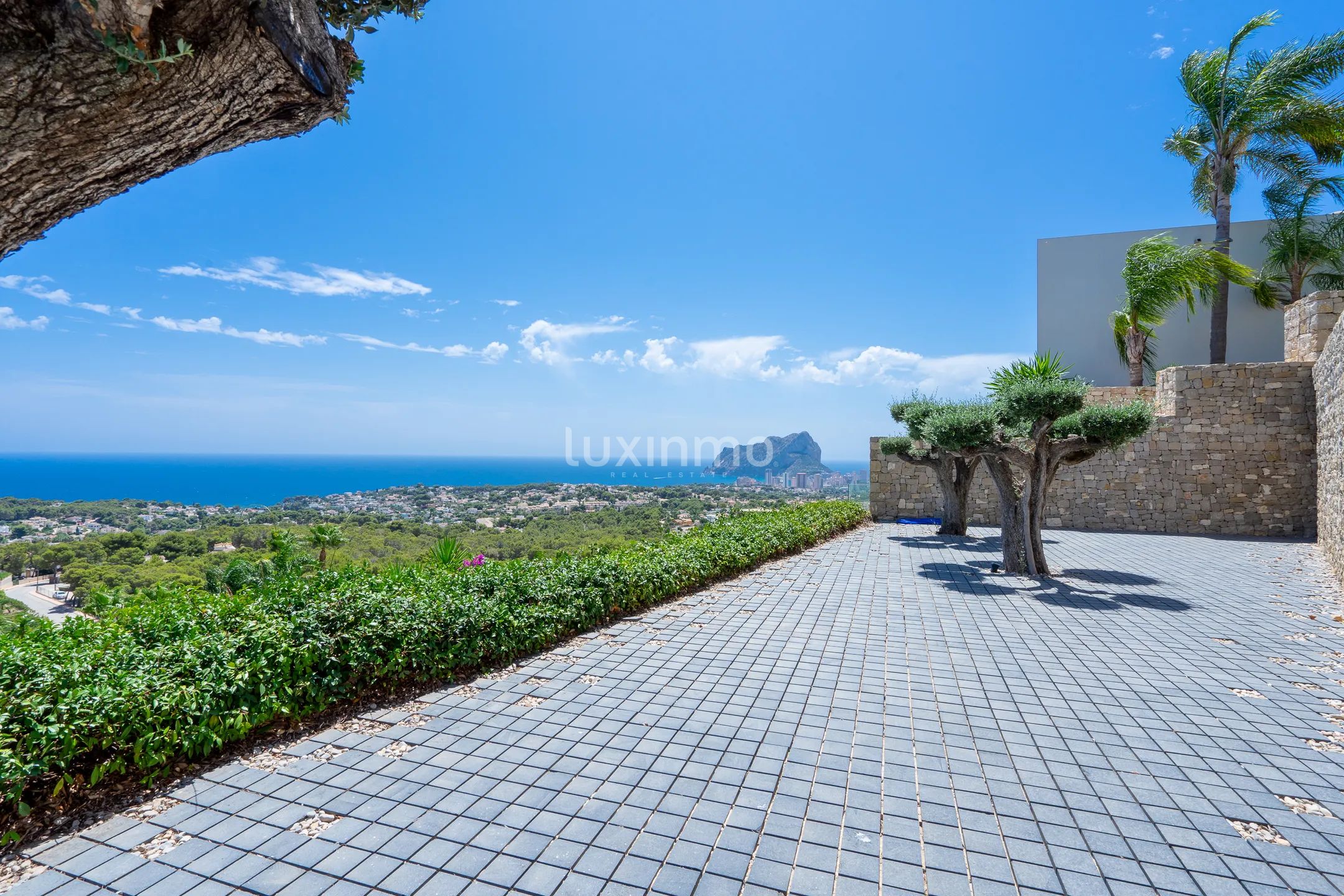 Luxury villa with sea views in Benissa — photo 46