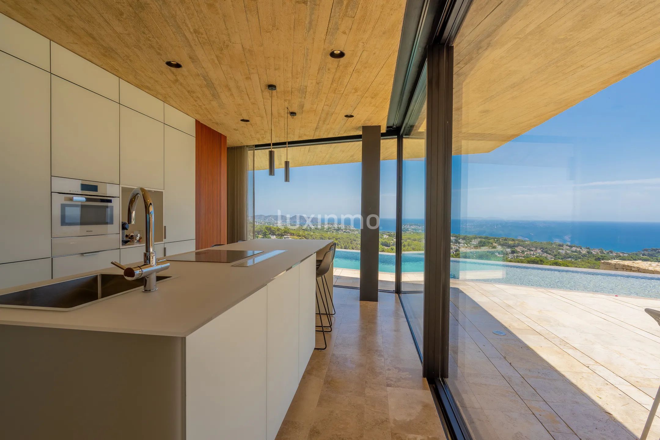 Luxury villa with sea views in Benissa — photo 8