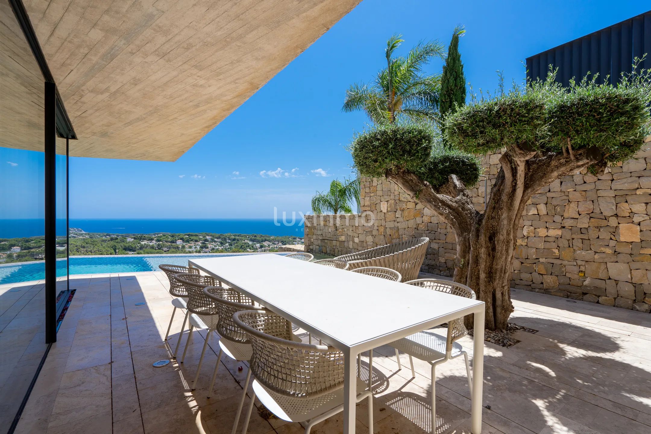 Luxury villa with sea views in Benissa — photo 33