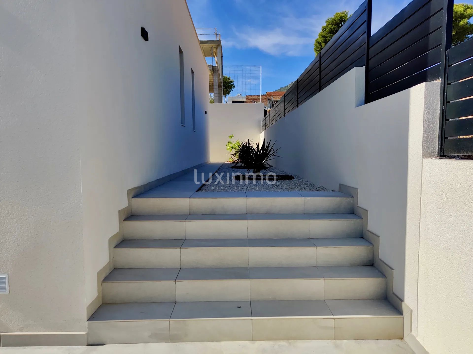 Lujosa villa unifamiliar sostenible de calidades inmejorables en Polop — photo 57