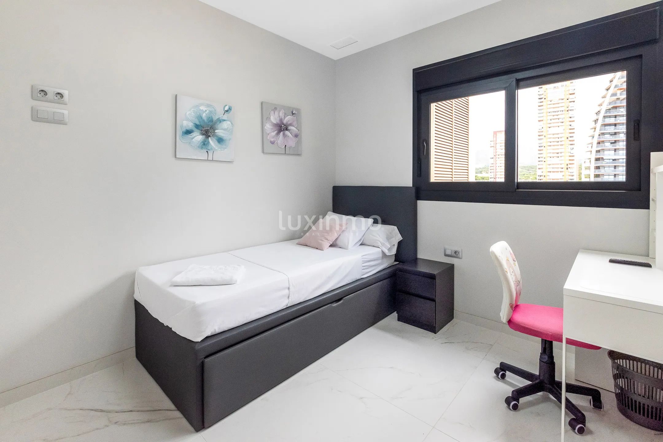 Luxury flat for sale with sea views in Benidorm — photo 19