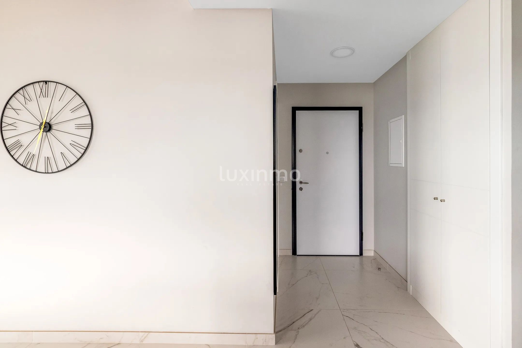 Luxury flat for sale with sea views in Benidorm — photo 22