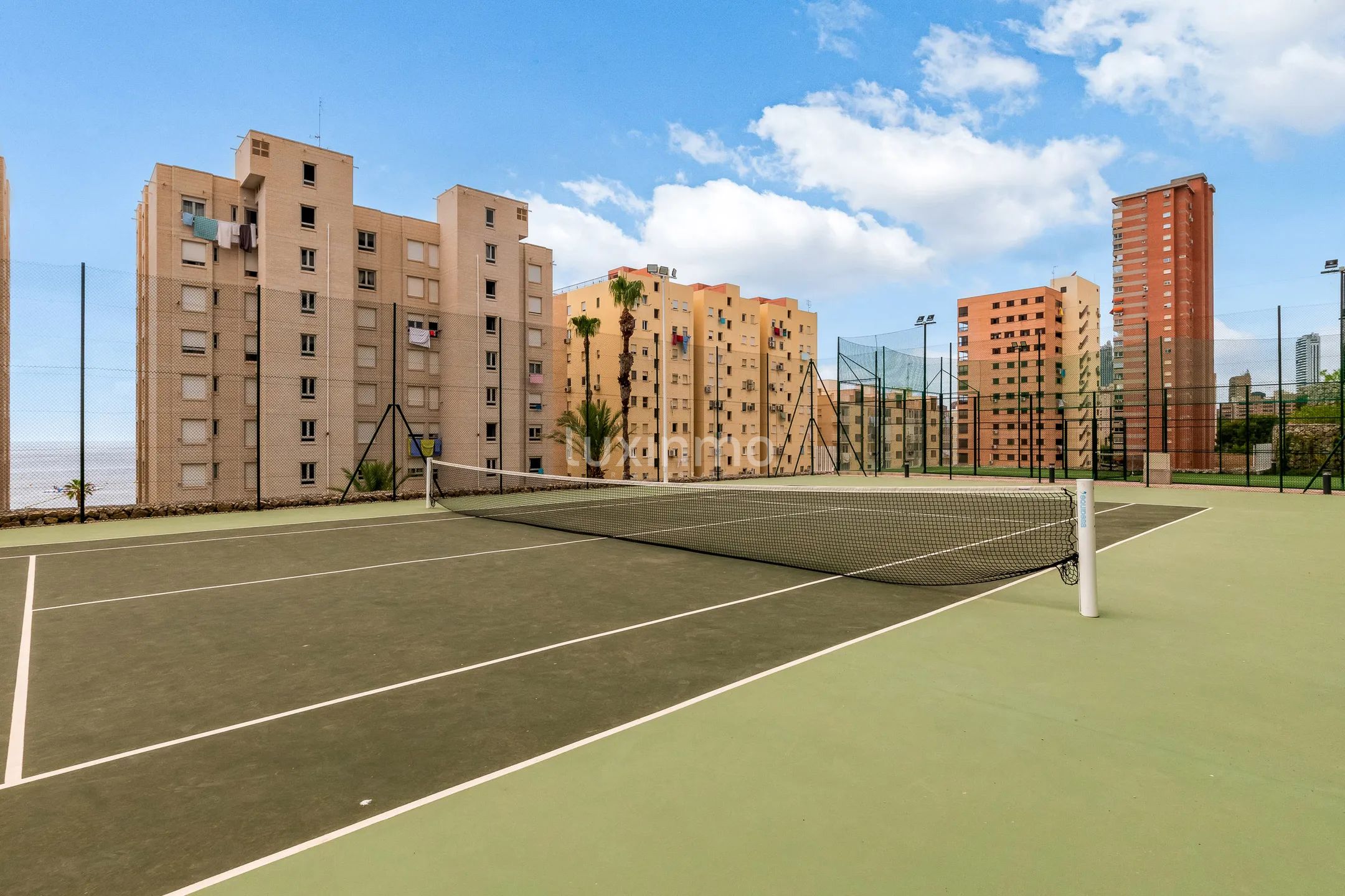 Luxury flat for sale with sea views in Benidorm — photo 33