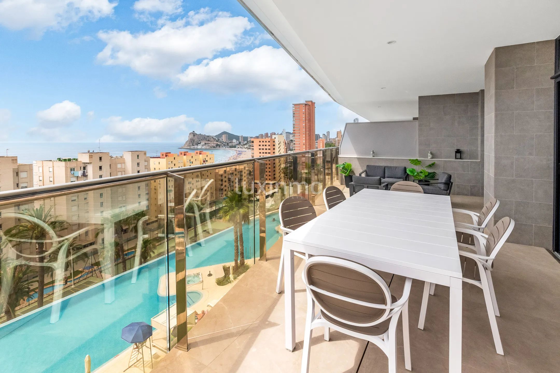 Luxury flat for sale with sea views in Benidorm — photo 24