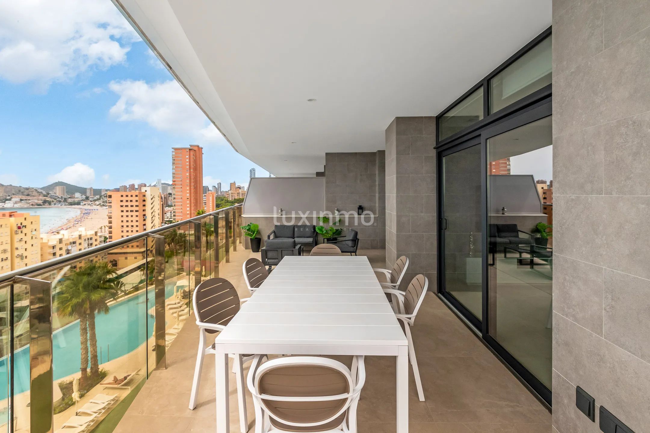 Luxury flat for sale with sea views in Benidorm — photo 26