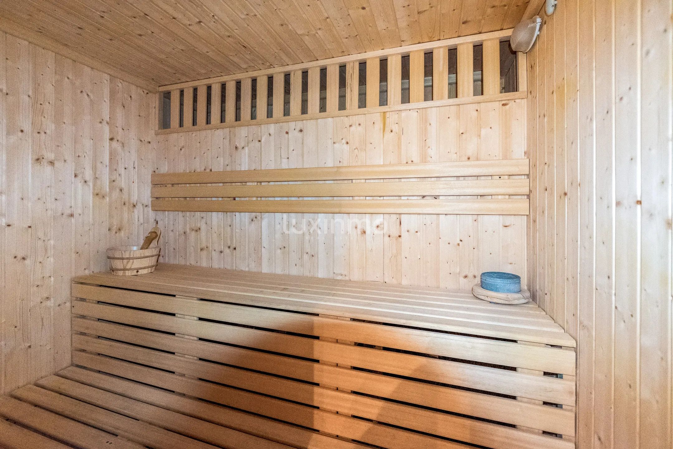 Luxury flat for sale with sea views in Benidorm — photo 31