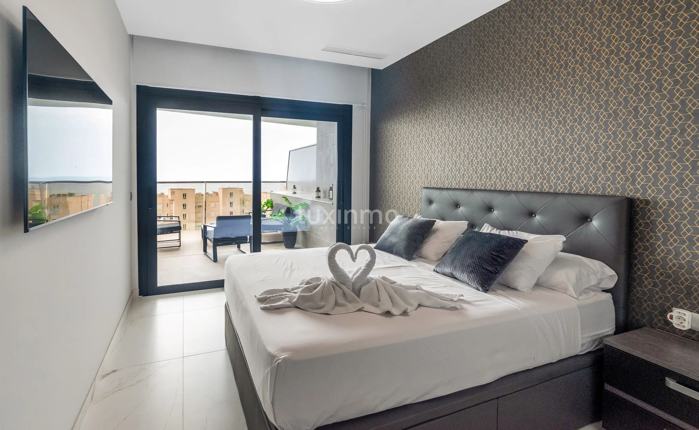 Luxury flat for sale with sea views in Benidorm — photo 9