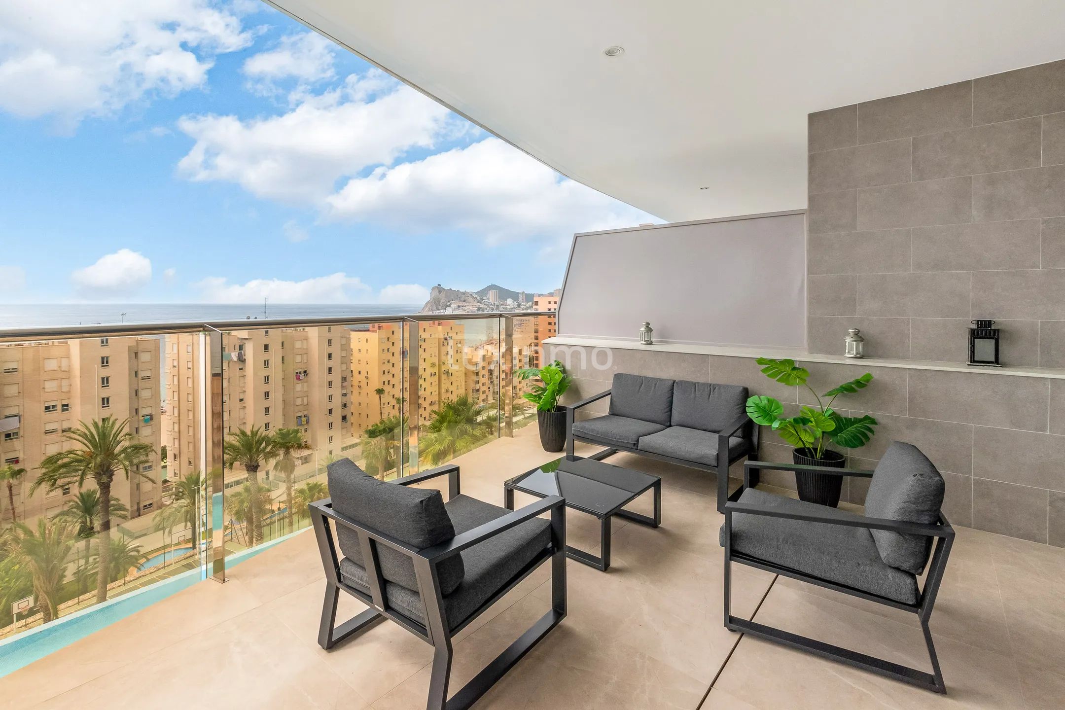 Luxury flat for sale with sea views in Benidorm — photo 25