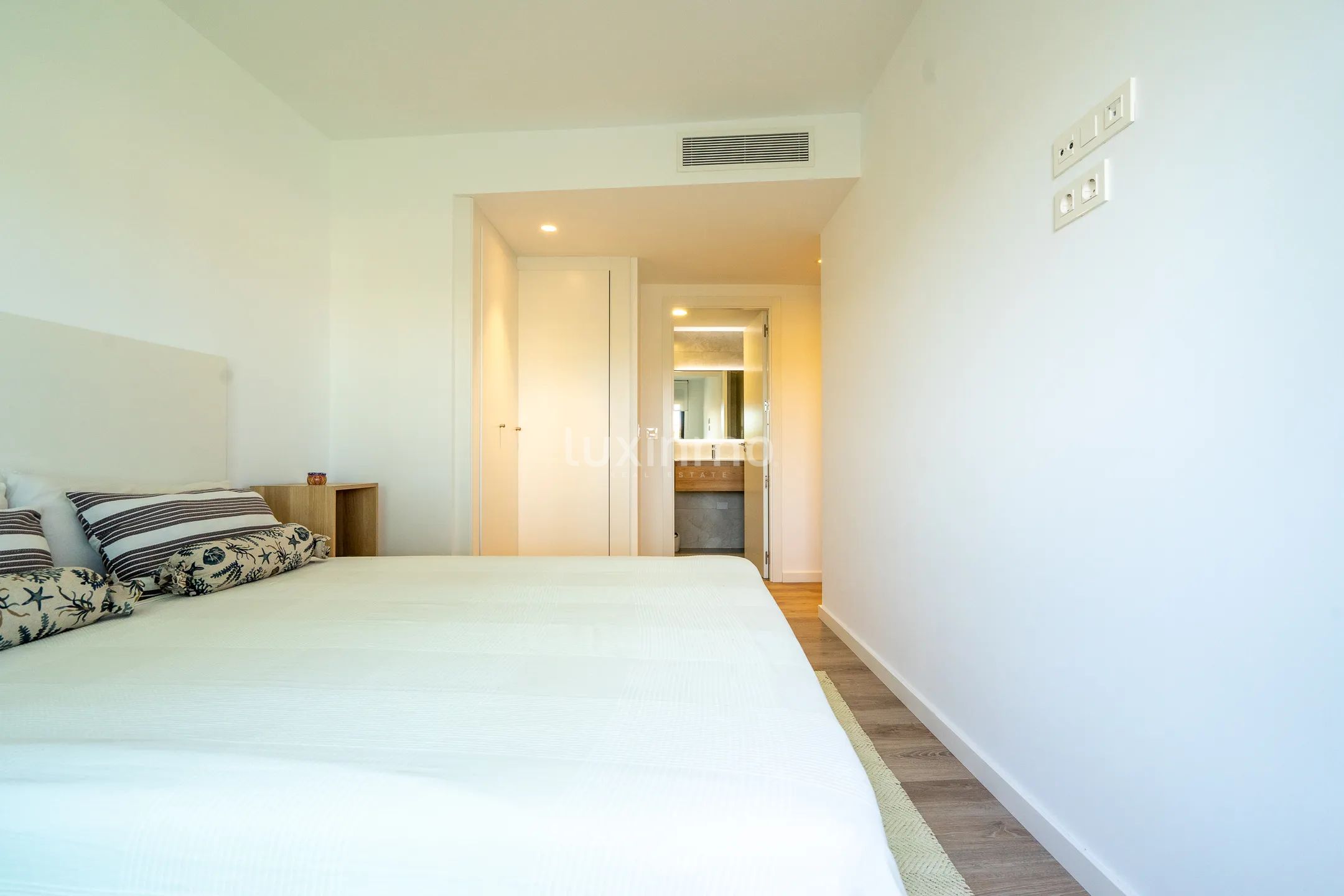 Neubauwohnung zur Miete im Zentrum von Javea — photo 16