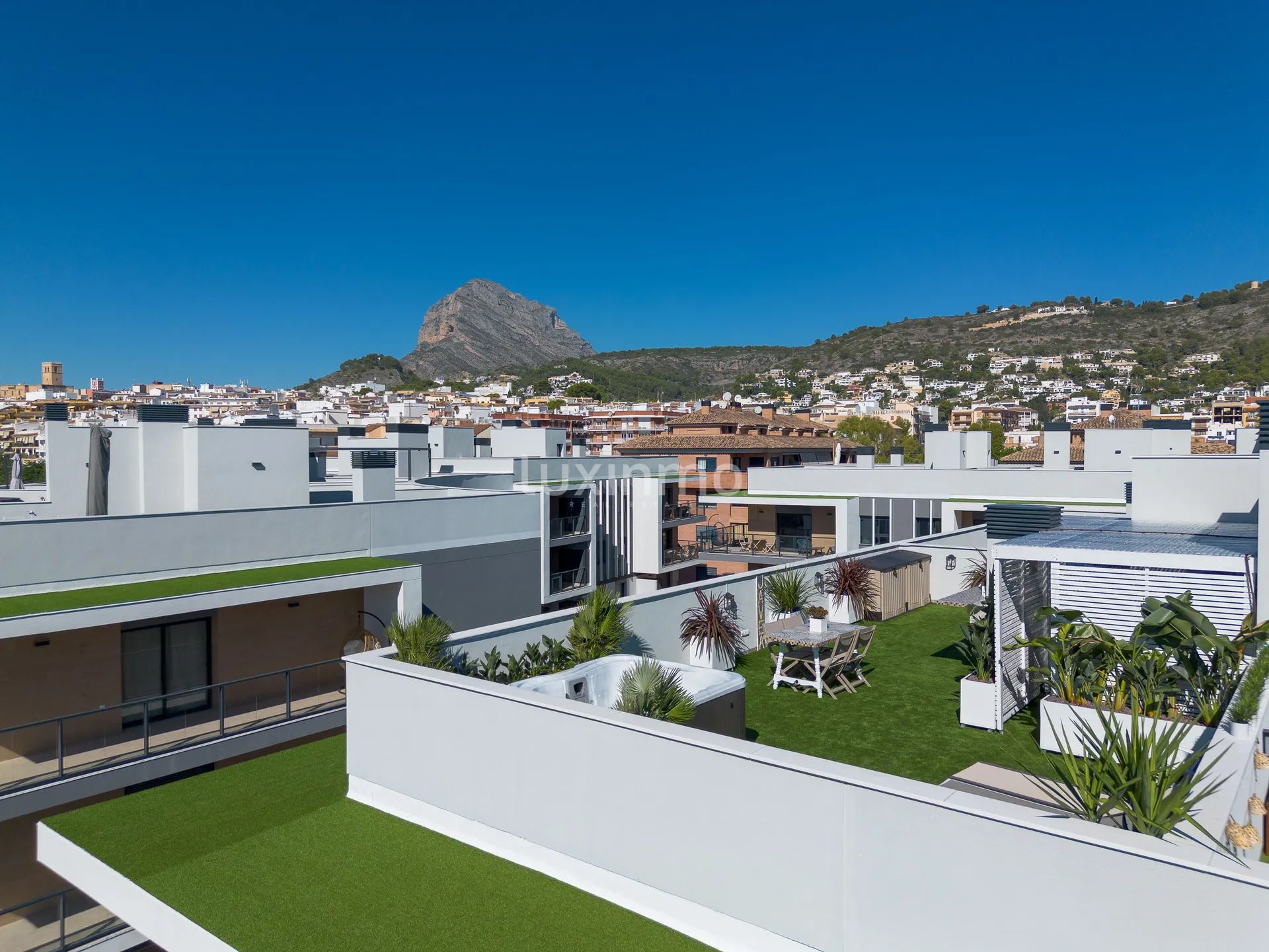 Toppleilighet med havutsikt i sentrum av Javea — photo 33