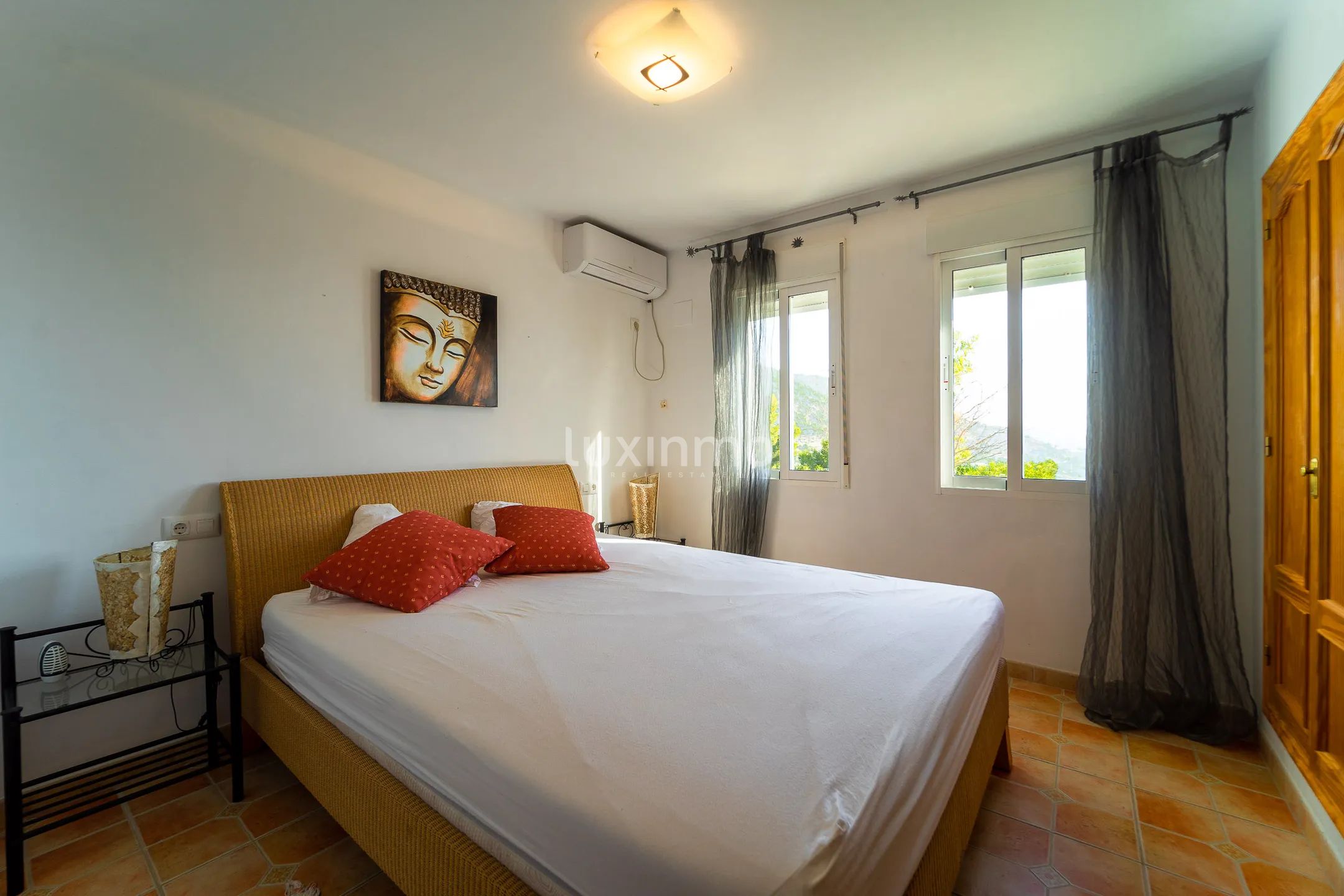 Superb villa with 4 independent flats and sea views in Calpe — photo 31