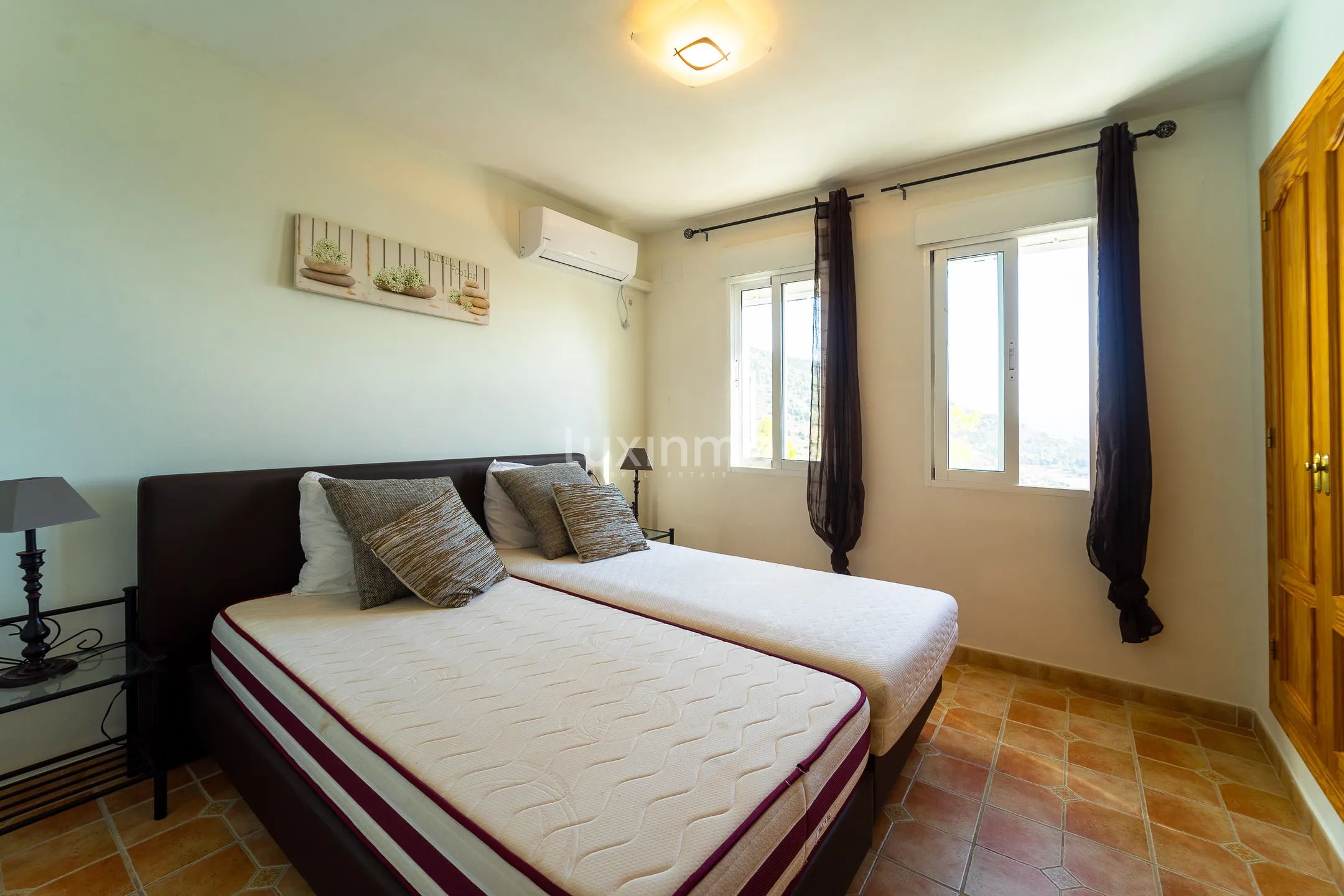 Superb villa with 4 independent flats and sea views in Calpe — photo 68