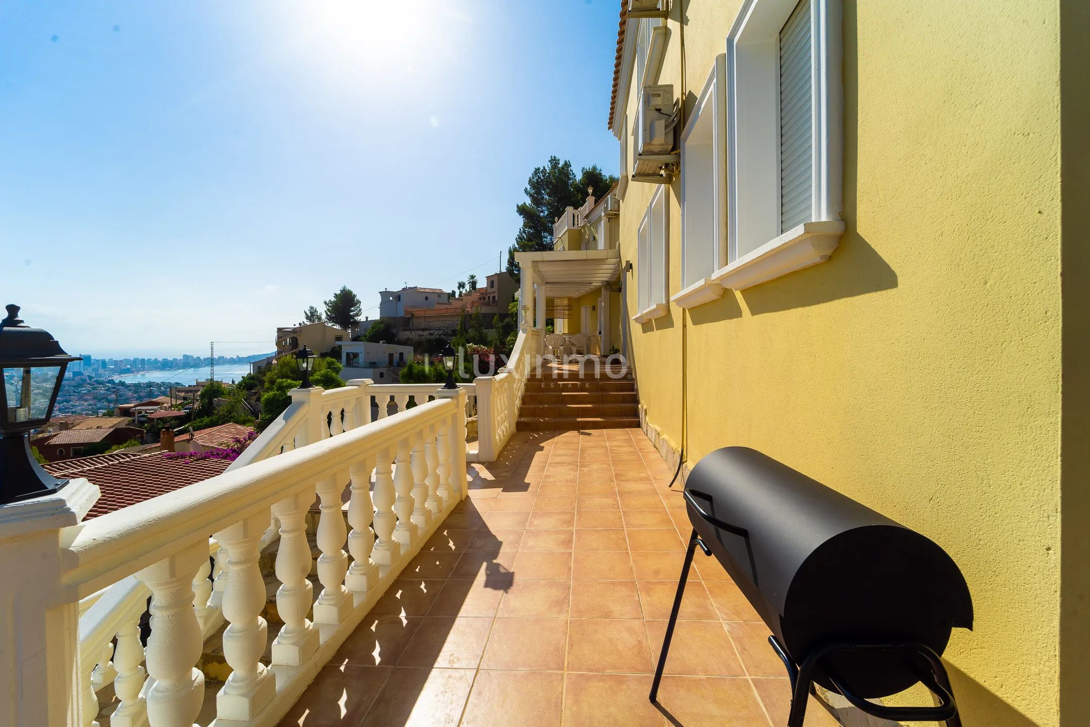 Superb villa with 4 independent flats and sea views in Calpe — photo 3