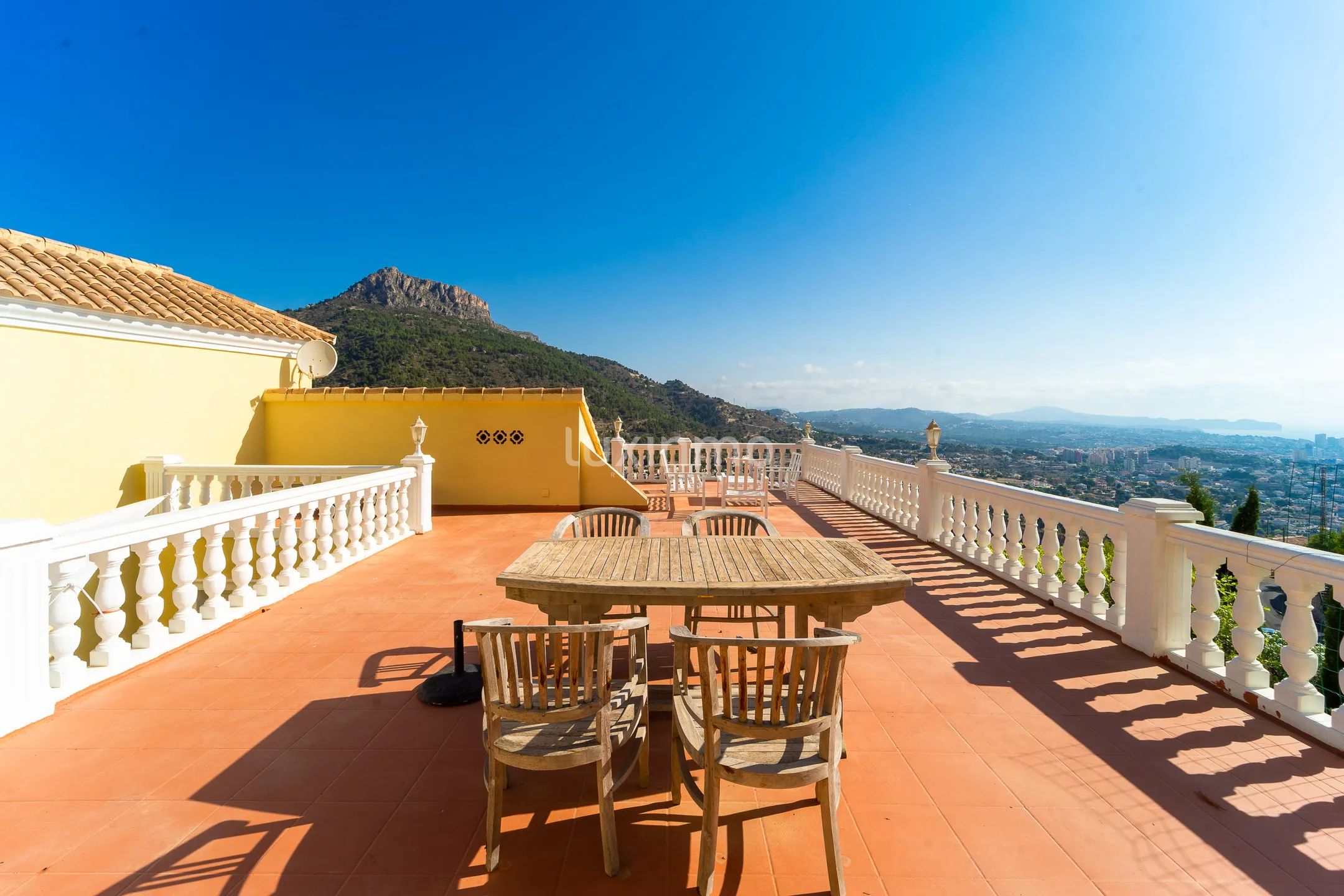 Superb villa with 4 independent flats and sea views in Calpe — photo 2