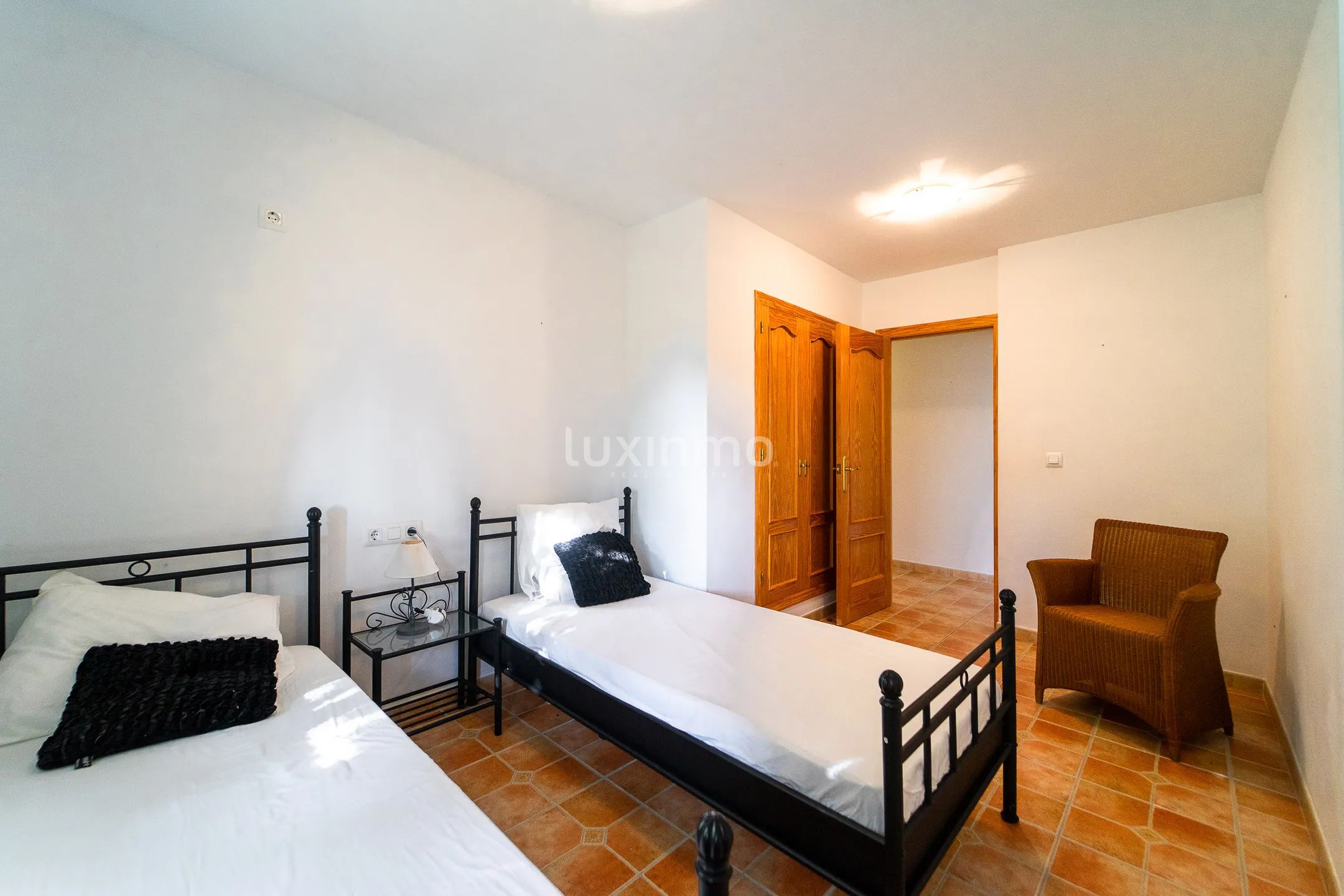 Superb villa with 4 independent flats and sea views in Calpe — photo 14