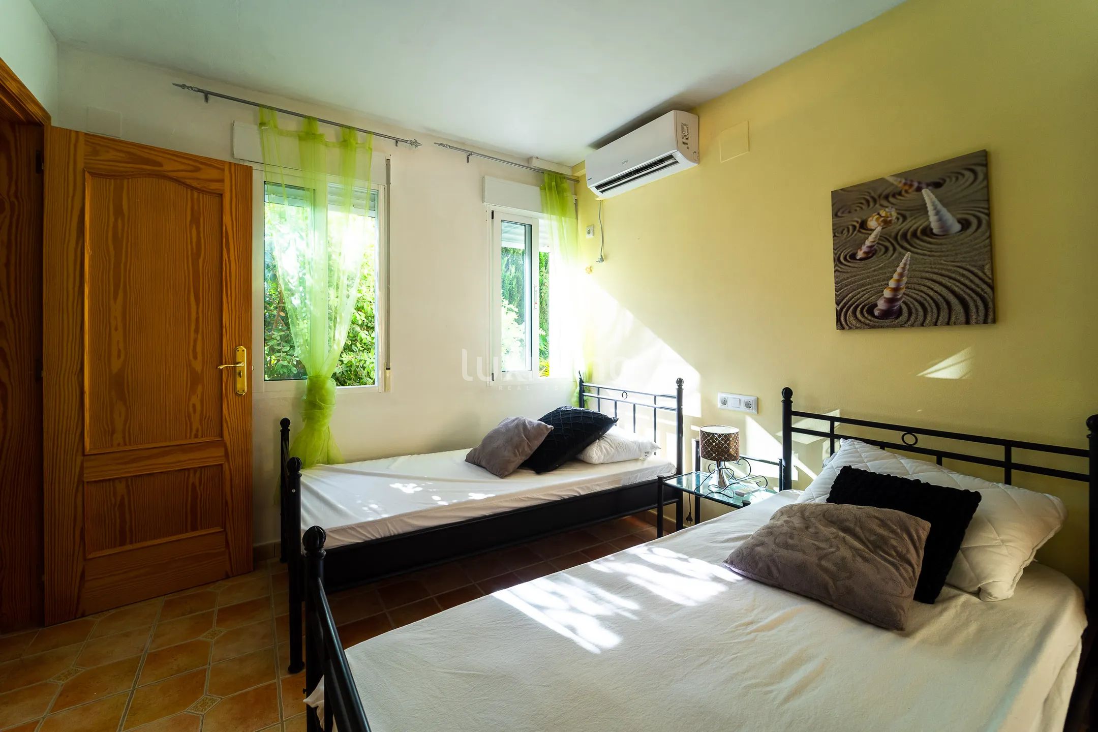 Superb villa with 4 independent flats and sea views in Calpe — photo 48