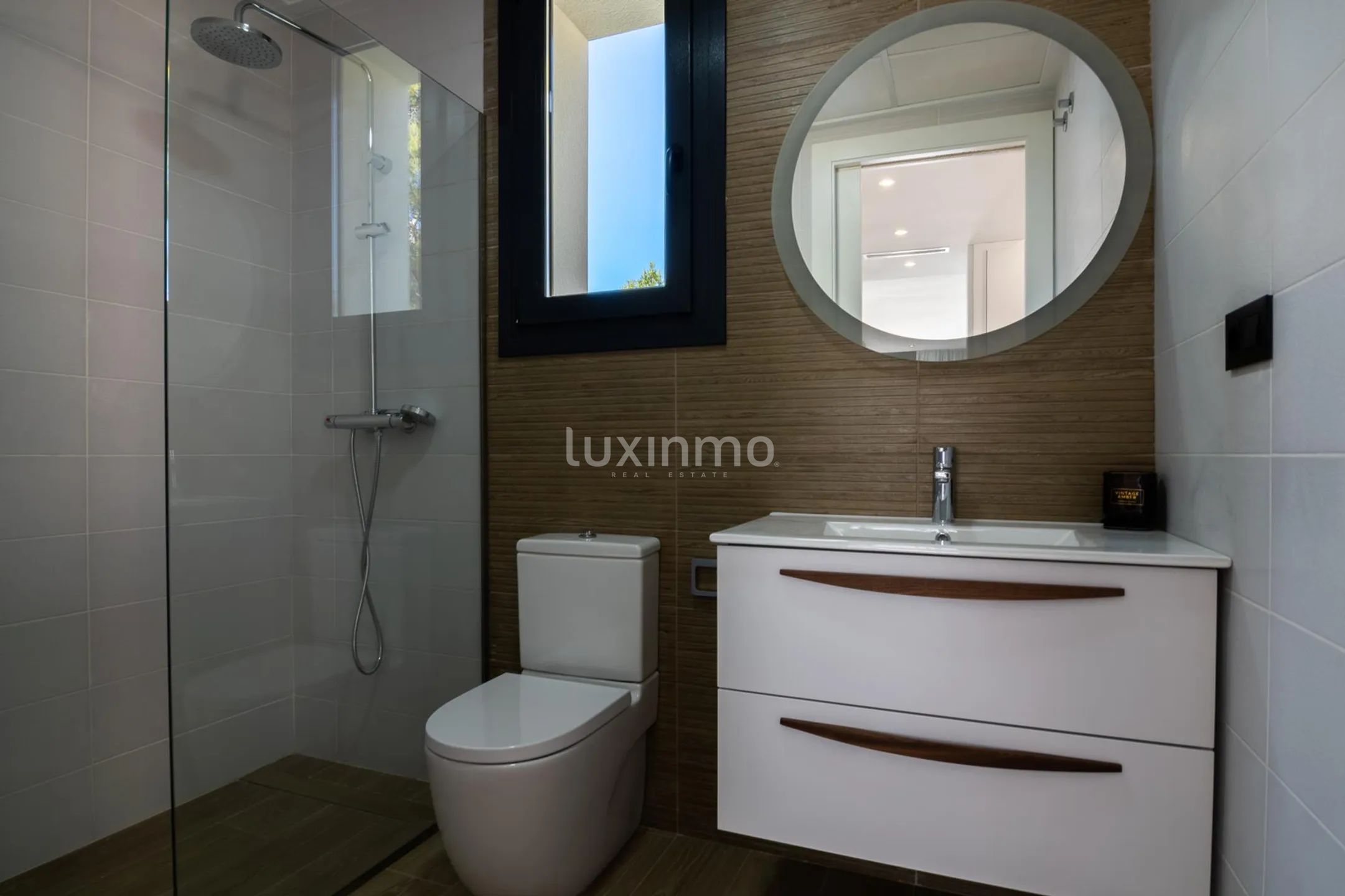 Wunderschöne 4-Schlafzimmer-Villa mit Meerblick und privatem Pool — photo 23