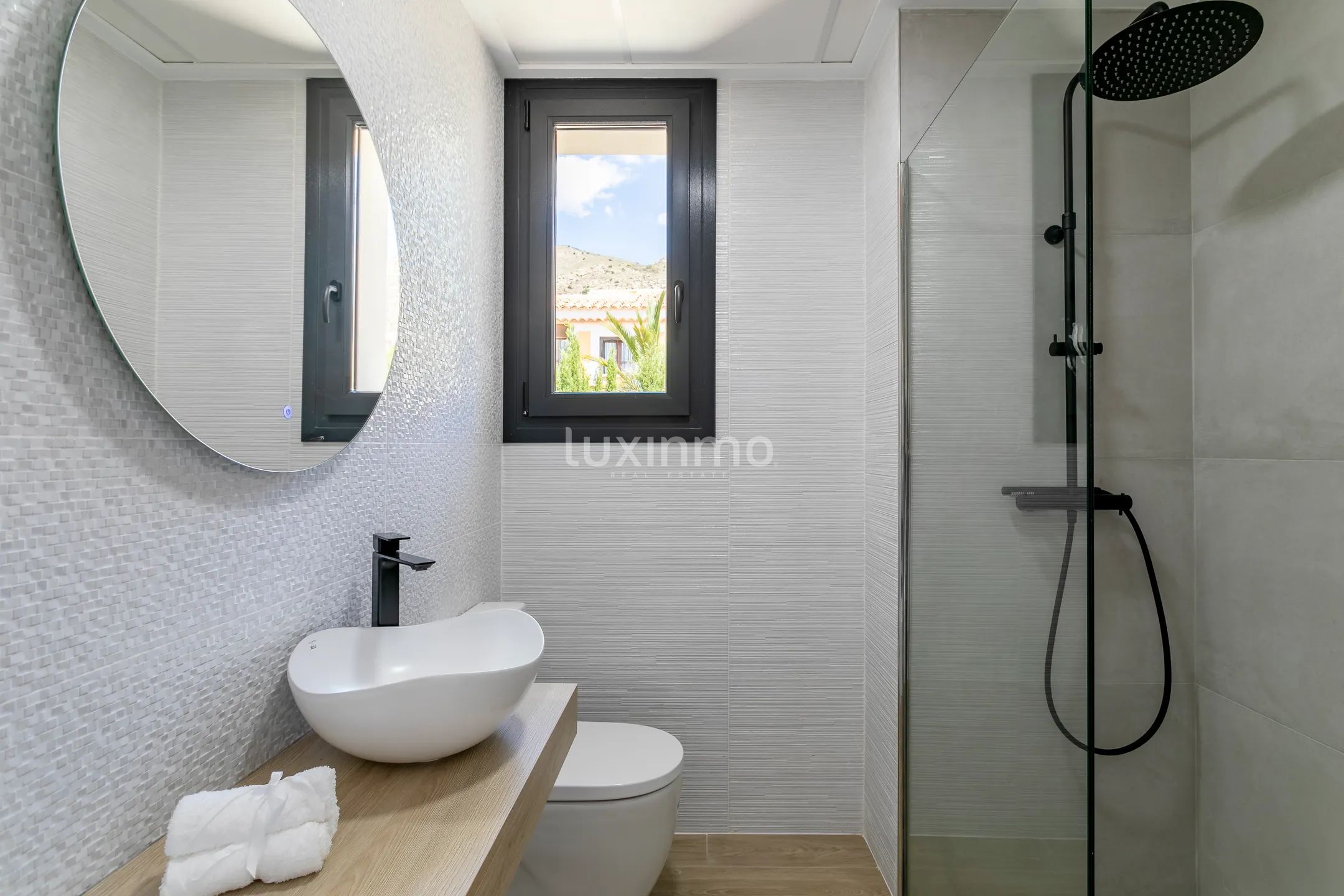 Wunderschöne 4-Schlafzimmer-Villa mit Meerblick und privatem Pool — photo 31