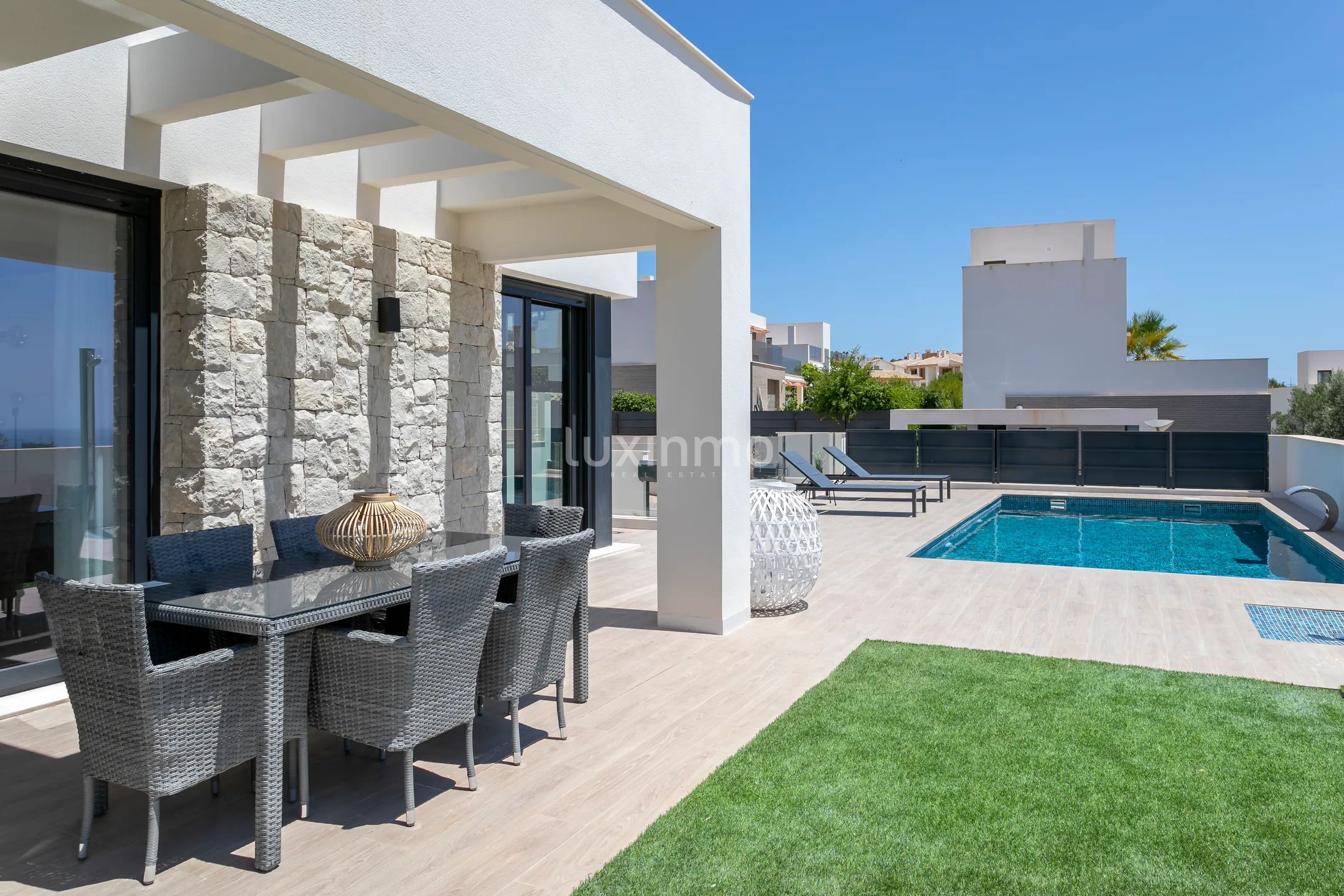 Wunderschöne 4-Schlafzimmer-Villa mit Meerblick und privatem Pool — photo 34