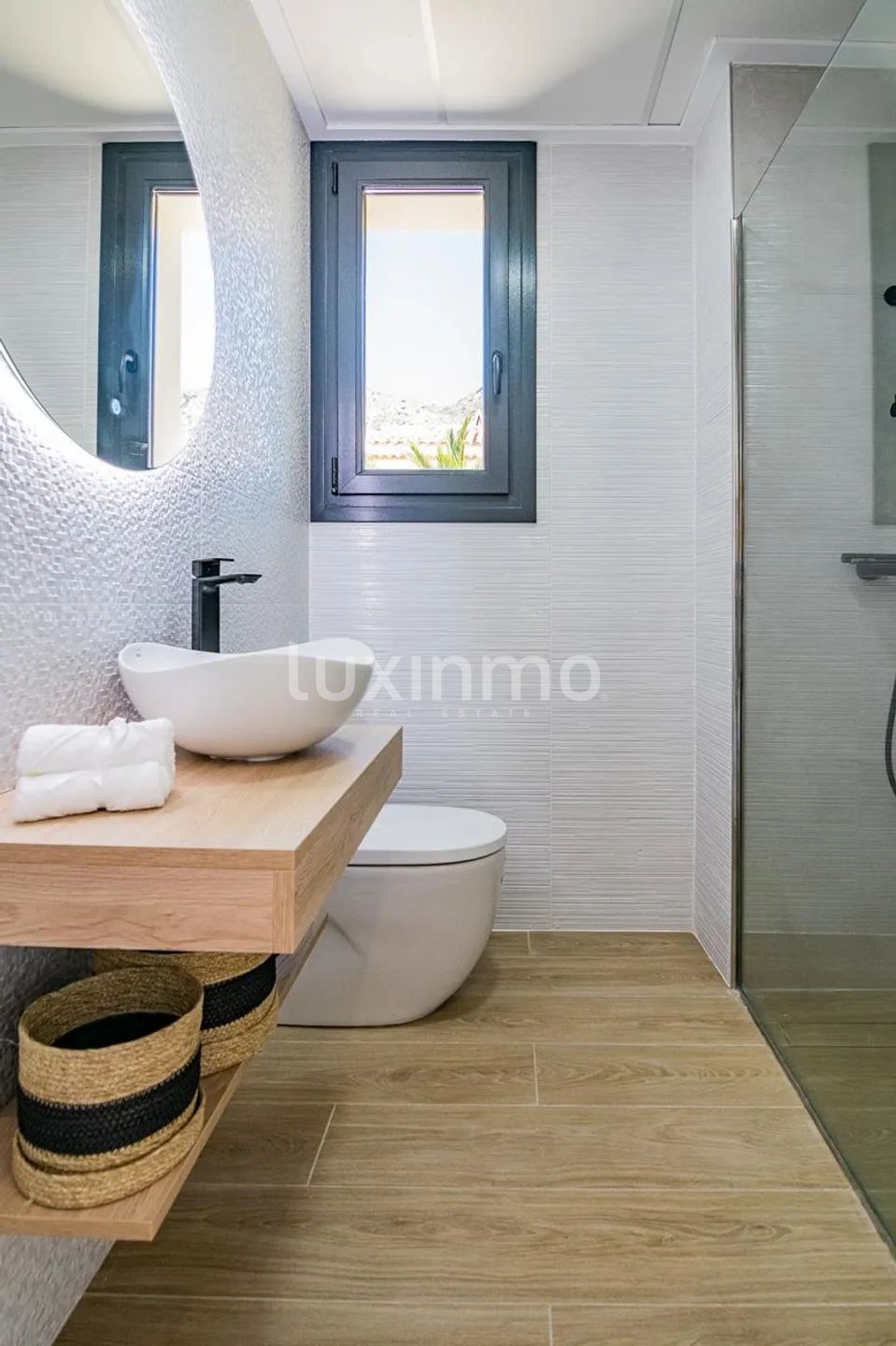 Wunderschöne 4-Schlafzimmer-Villa mit Meerblick und privatem Pool — photo 11