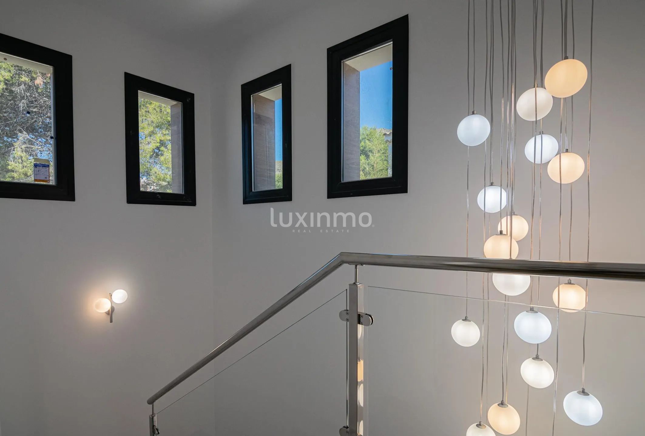 Wunderschöne 4-Schlafzimmer-Villa mit Meerblick und privatem Pool — photo 22