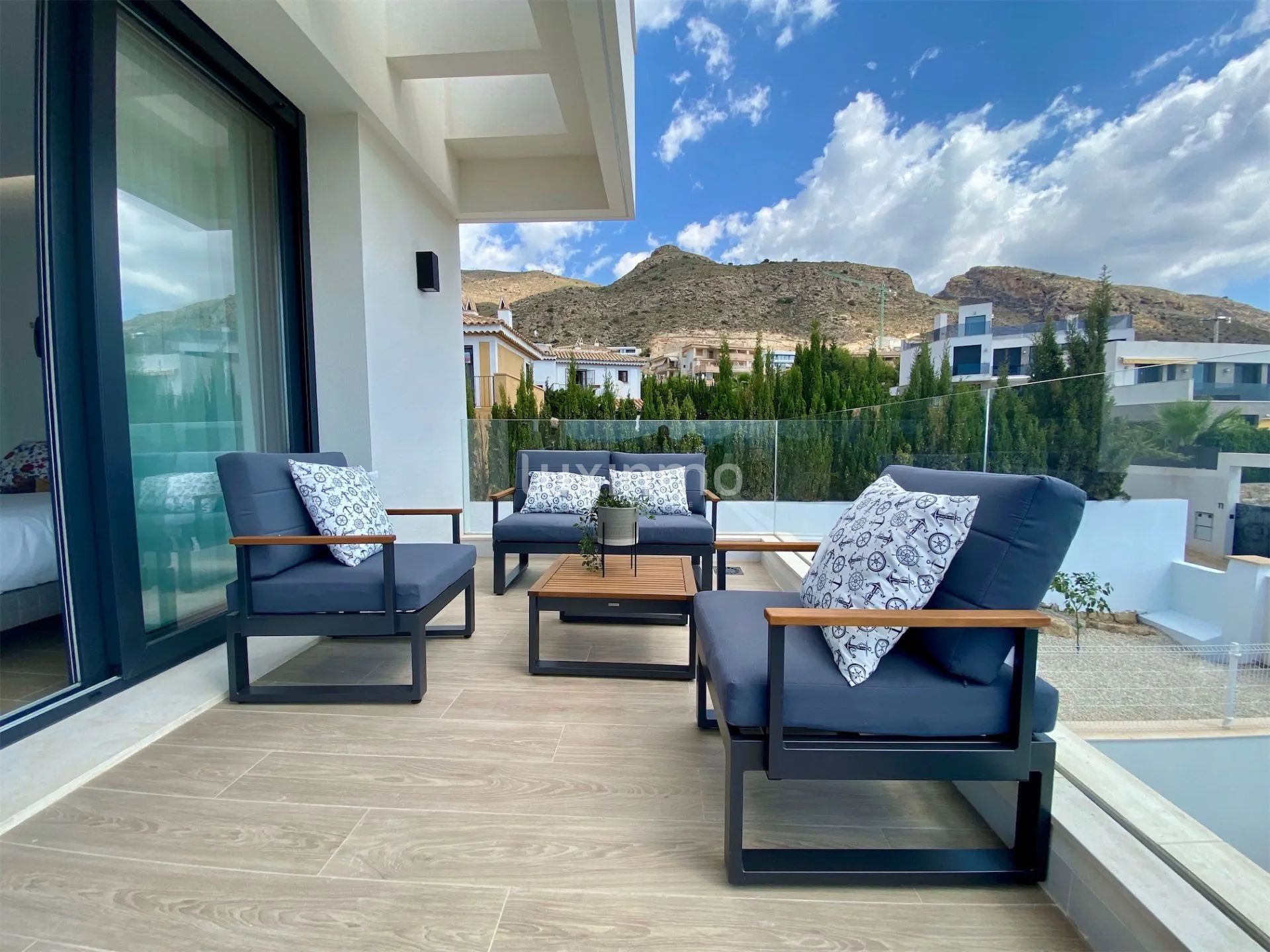 Wunderschöne 4-Schlafzimmer-Villa mit Meerblick und privatem Pool — photo 27