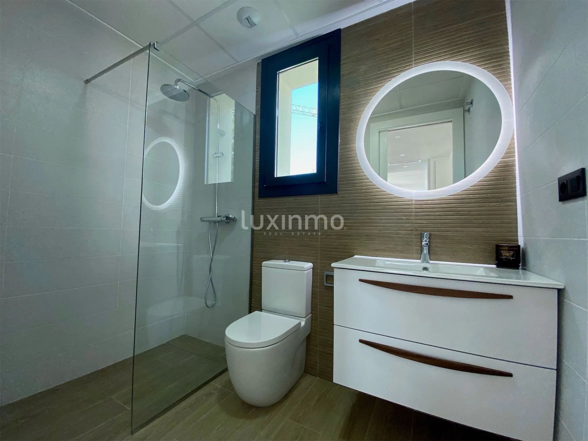 Wunderschöne 4-Schlafzimmer-Villa mit Meerblick und privatem Pool — photo 24