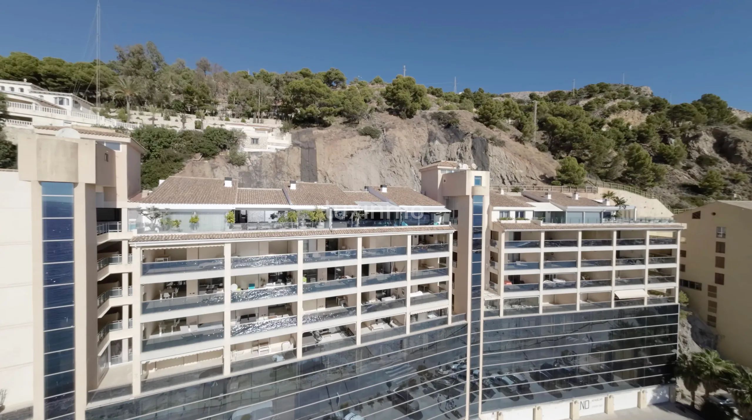 Luxurious modern penthouse with breathtaking views in Mascarat, Altea — photo 55