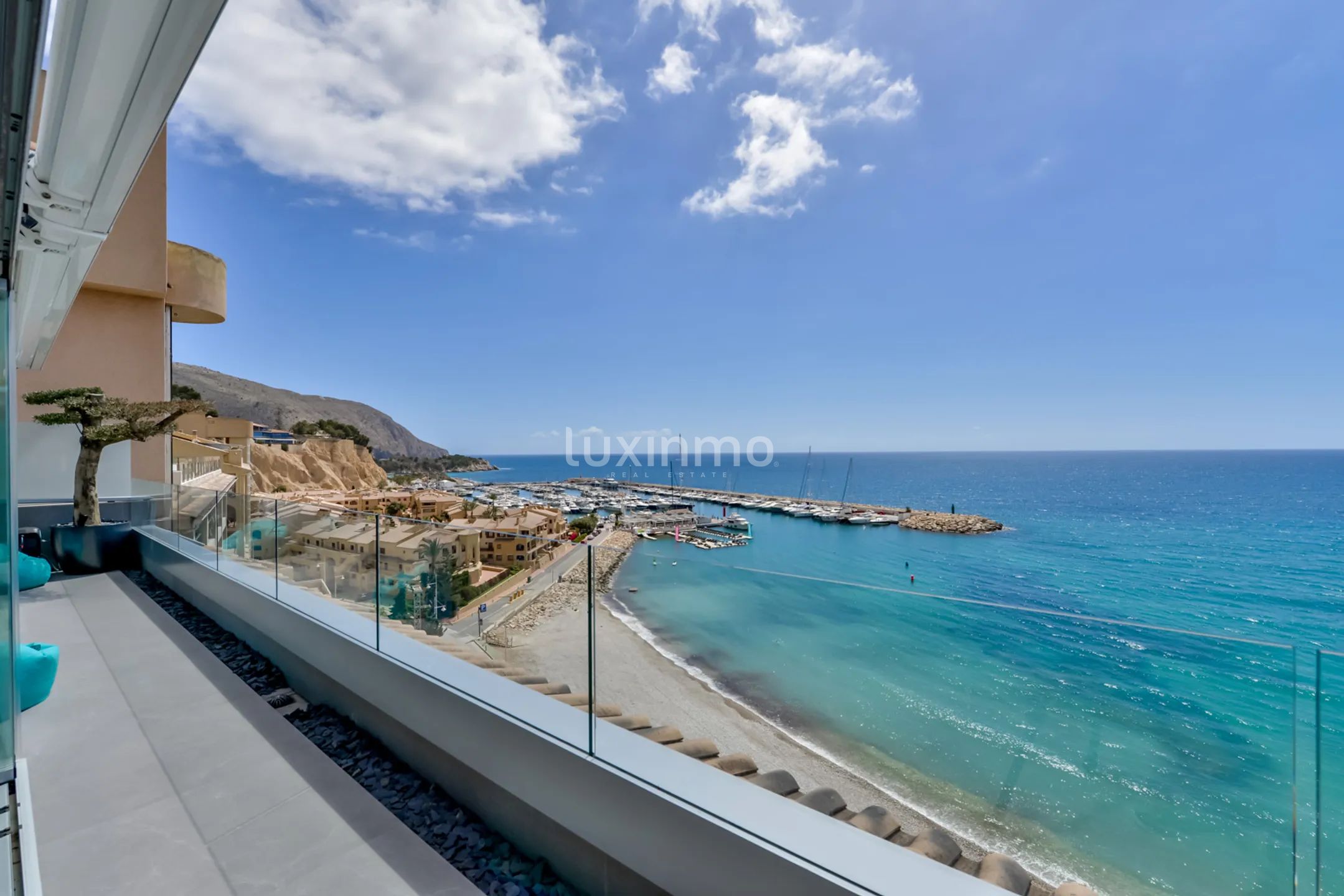 Luxurious modern penthouse with breathtaking views in Mascarat, Altea — photo 4