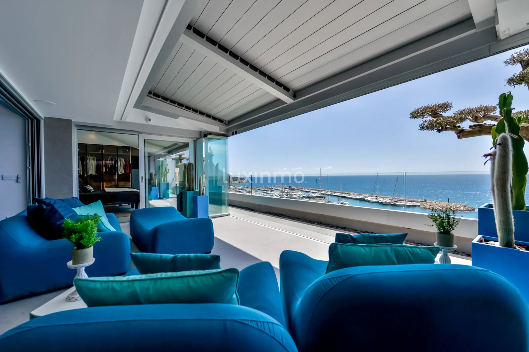Luxurious modern penthouse with breathtaking views in Mascarat, Altea — photo 1