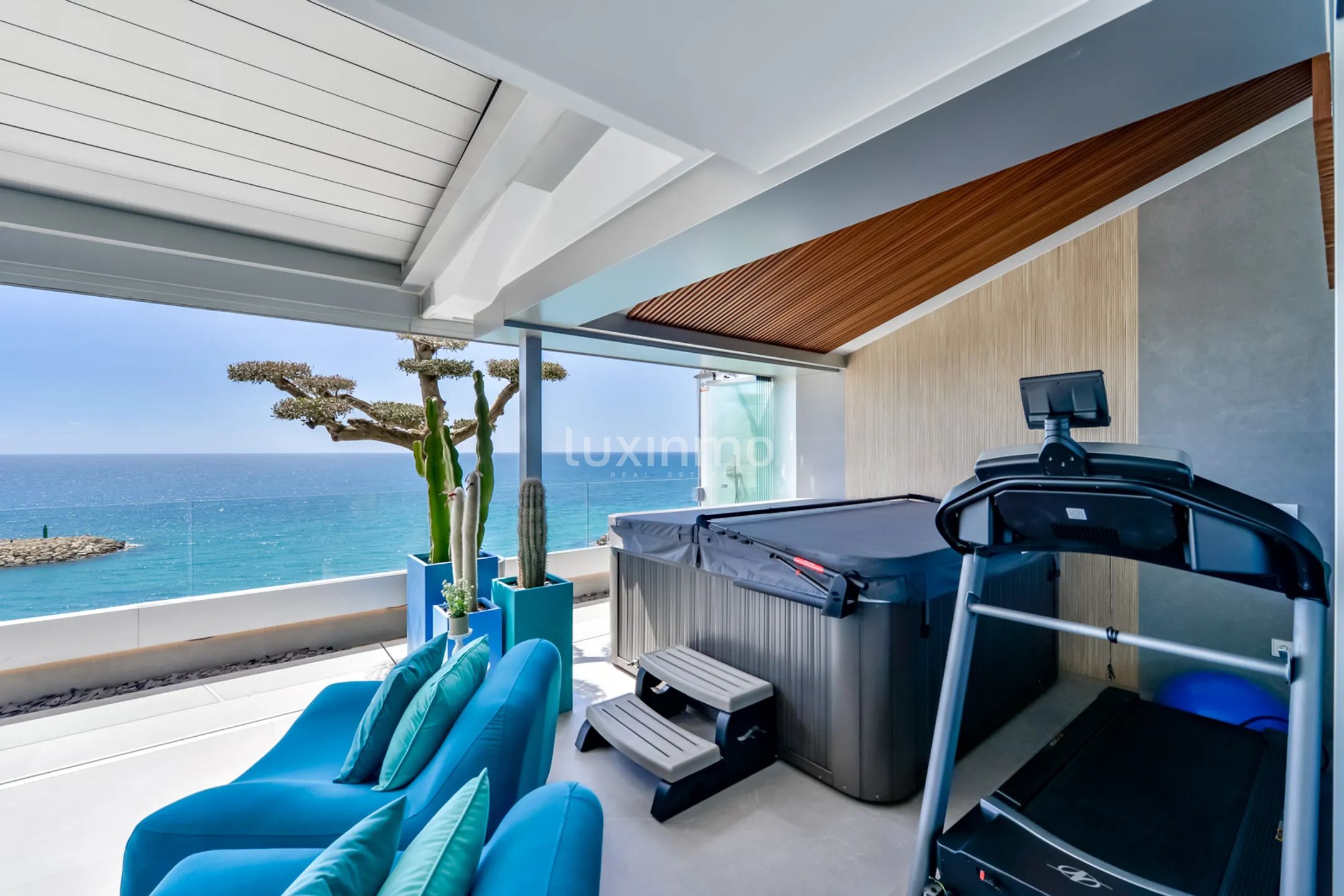 Luxurious modern penthouse with breathtaking views in Mascarat, Altea — photo 51