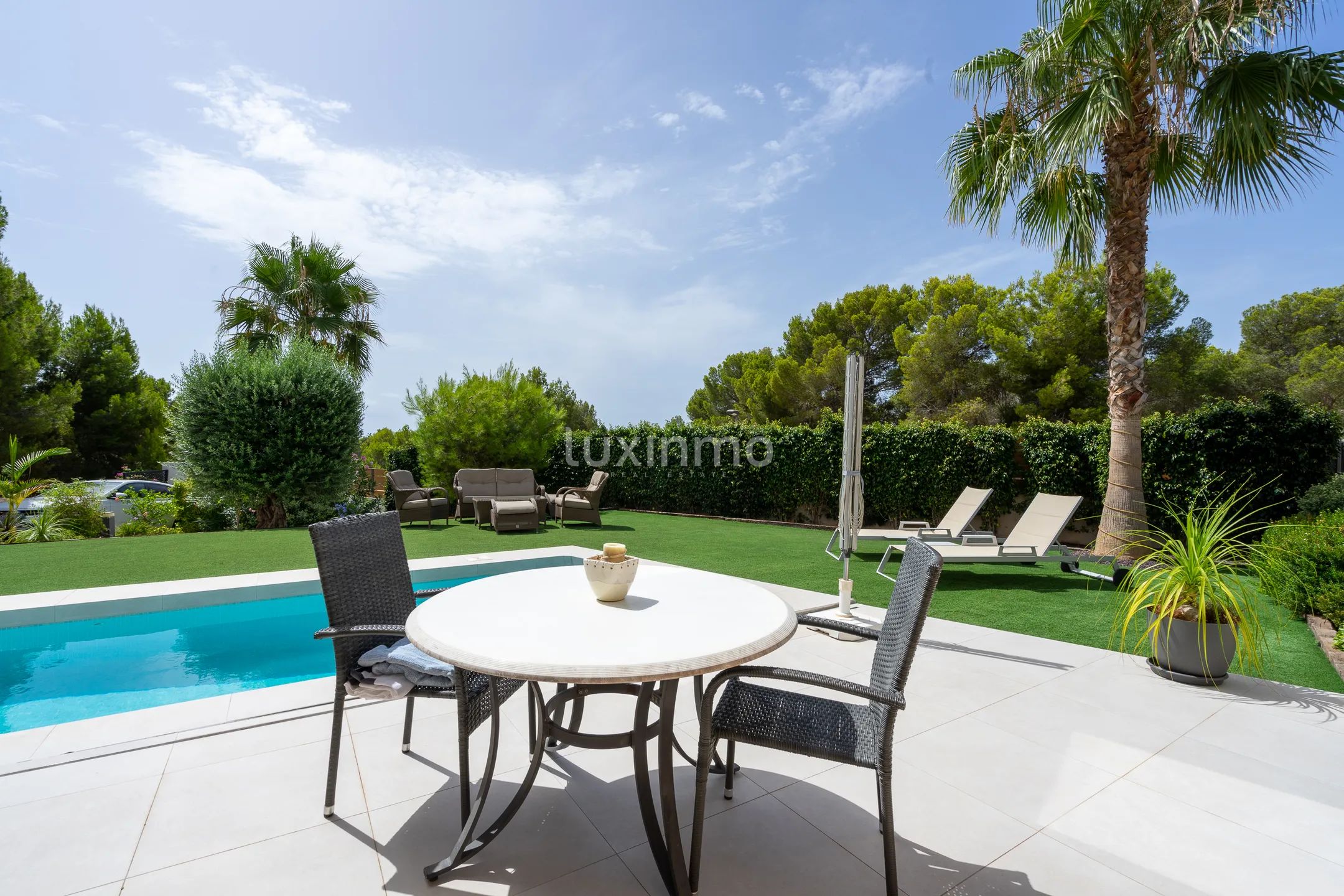 Stunning 4-Bedroom Detached House with Private Pool and Sea Views — photo 5