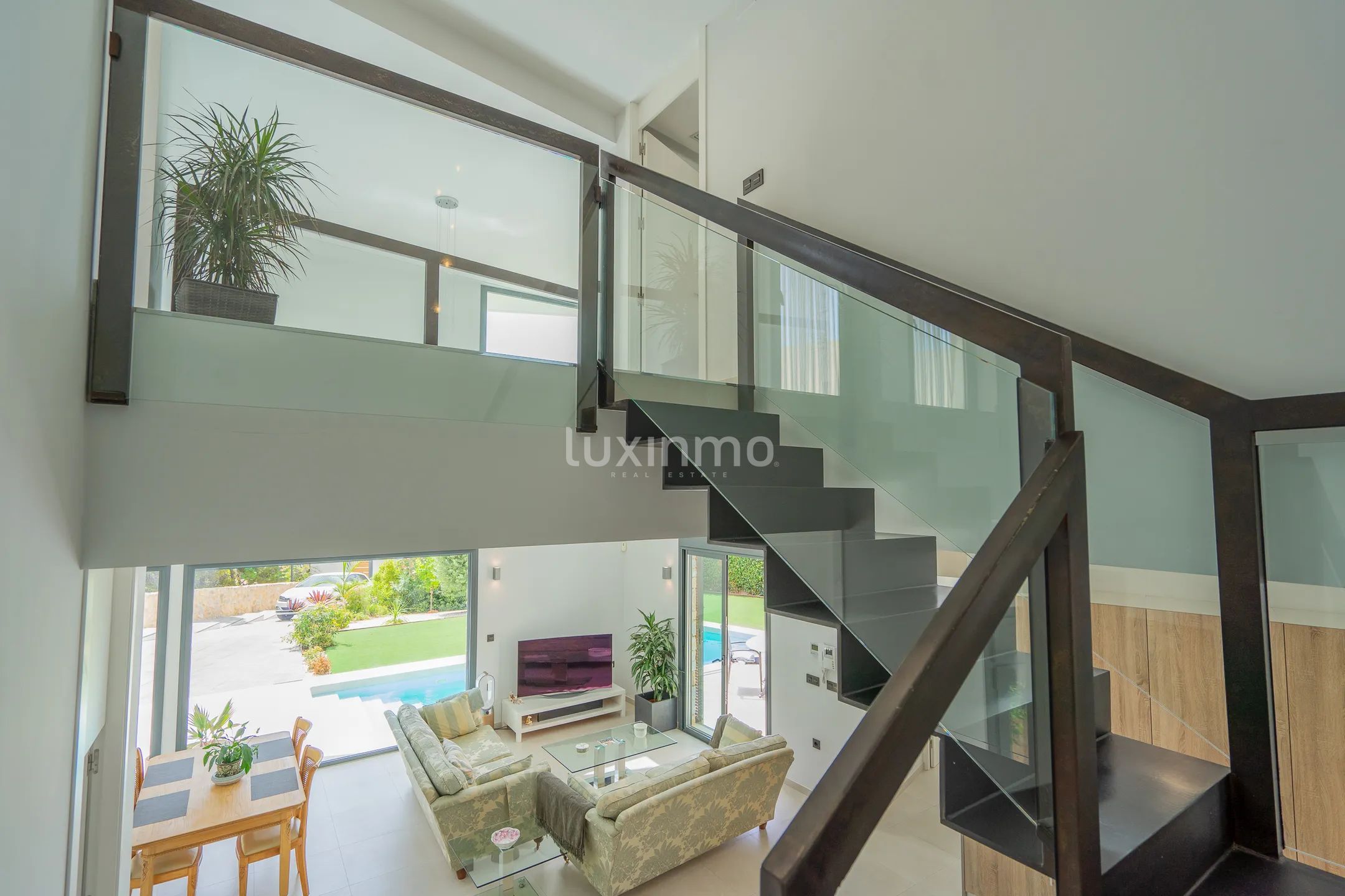 Stunning 4-Bedroom Detached House with Private Pool and Sea Views — photo 20