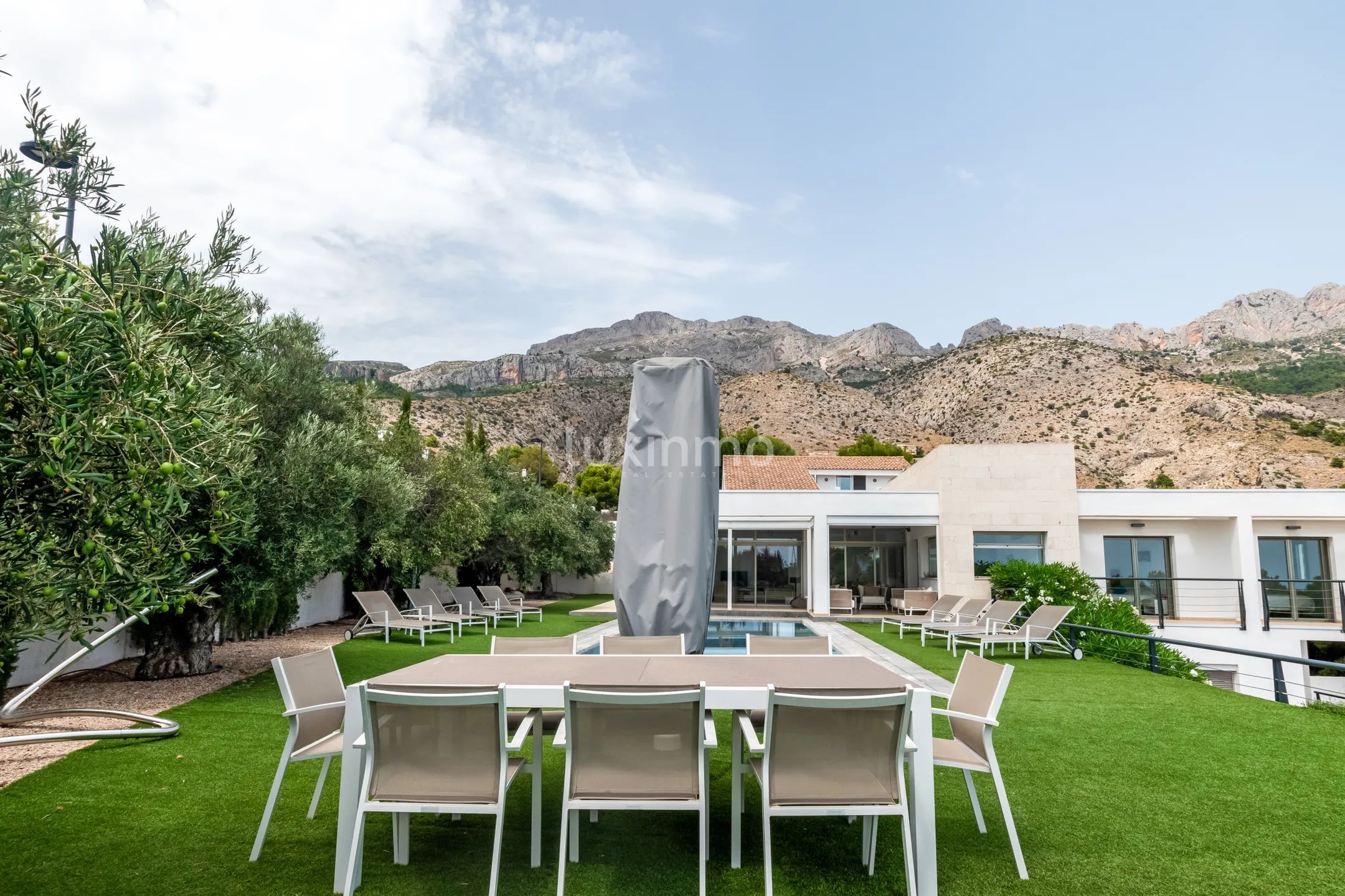 Luksuriøst hus med vakker utsikt over sjøen og fjellene i Altea — photo 31