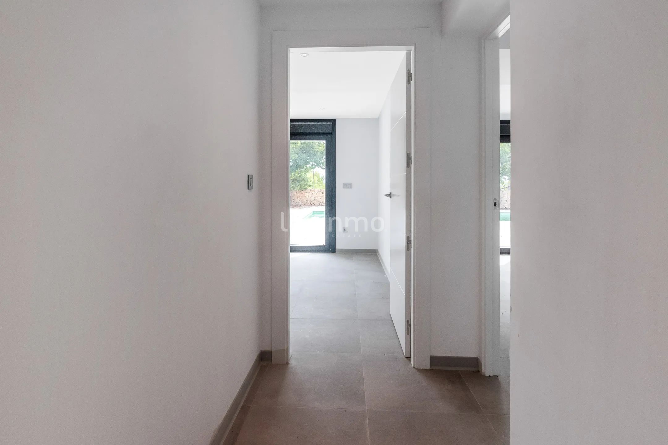 Moderna casa nueva con piscina privada y vistas a Benidorm — photo 14