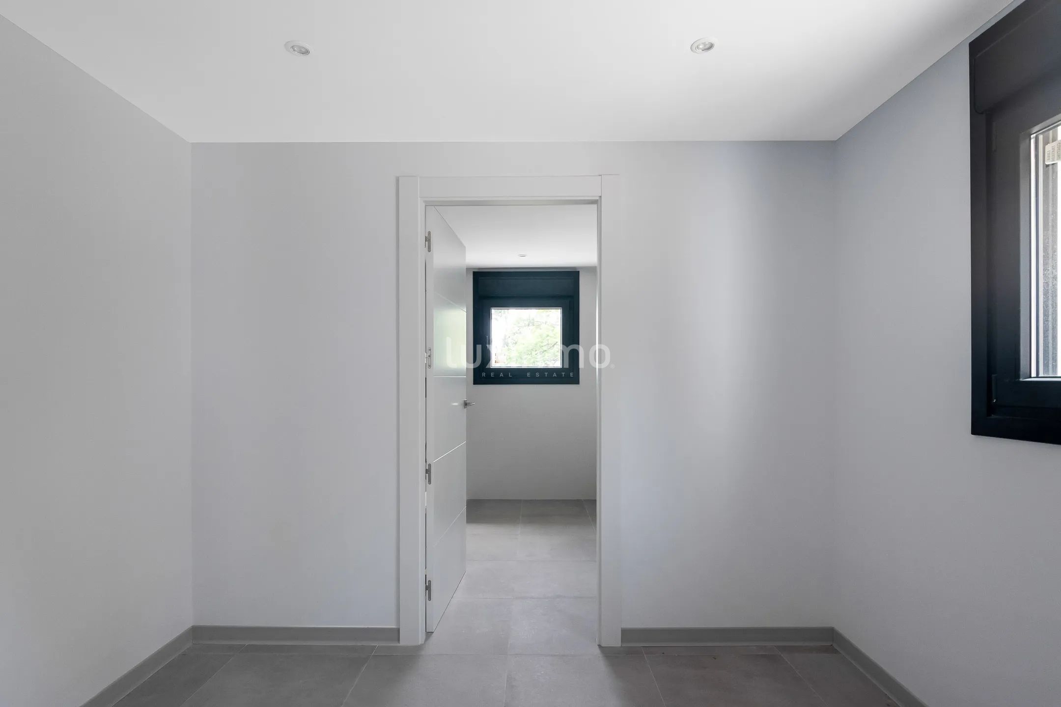 Modernes neues Haus mit privatem Pool und Blick über Benidorm — photo 9